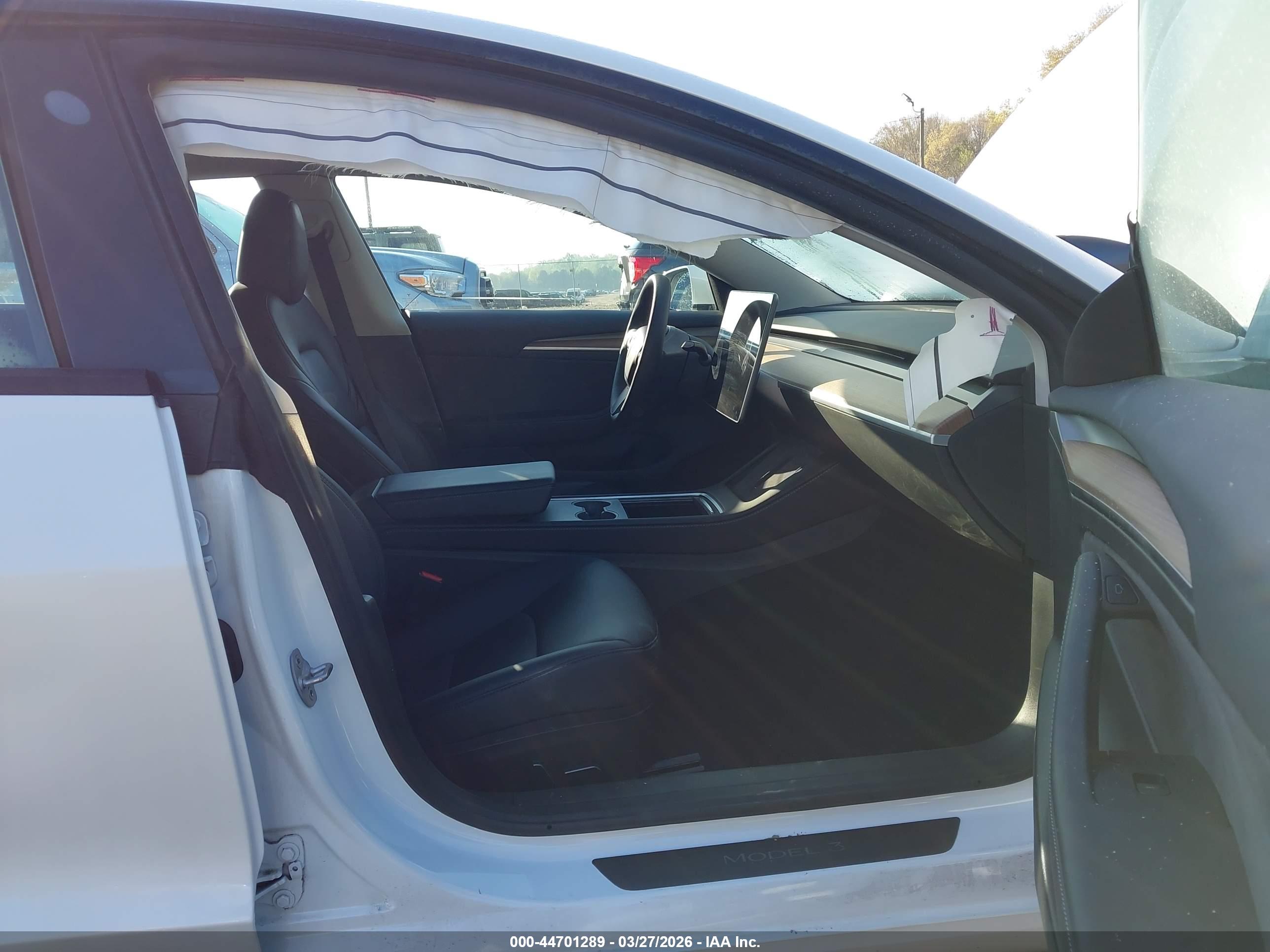 TESLA MODEL image 5