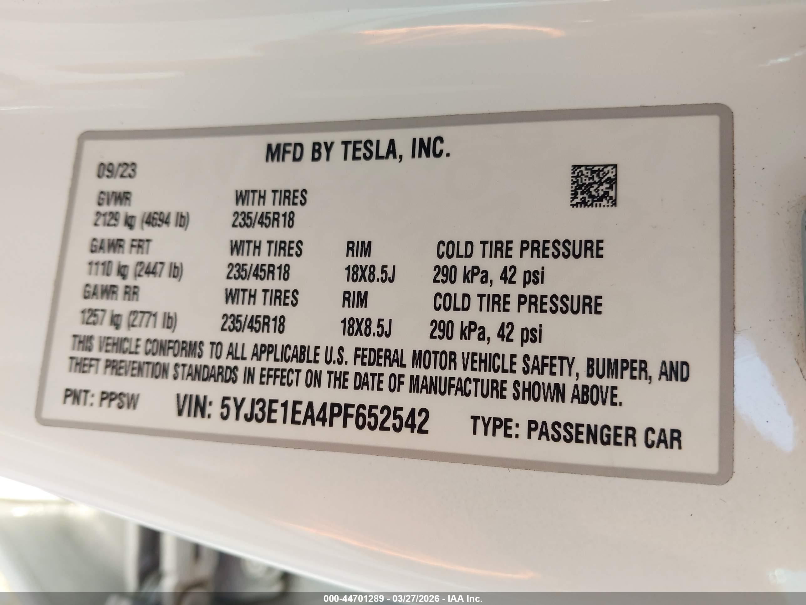 TESLA MODEL image 9