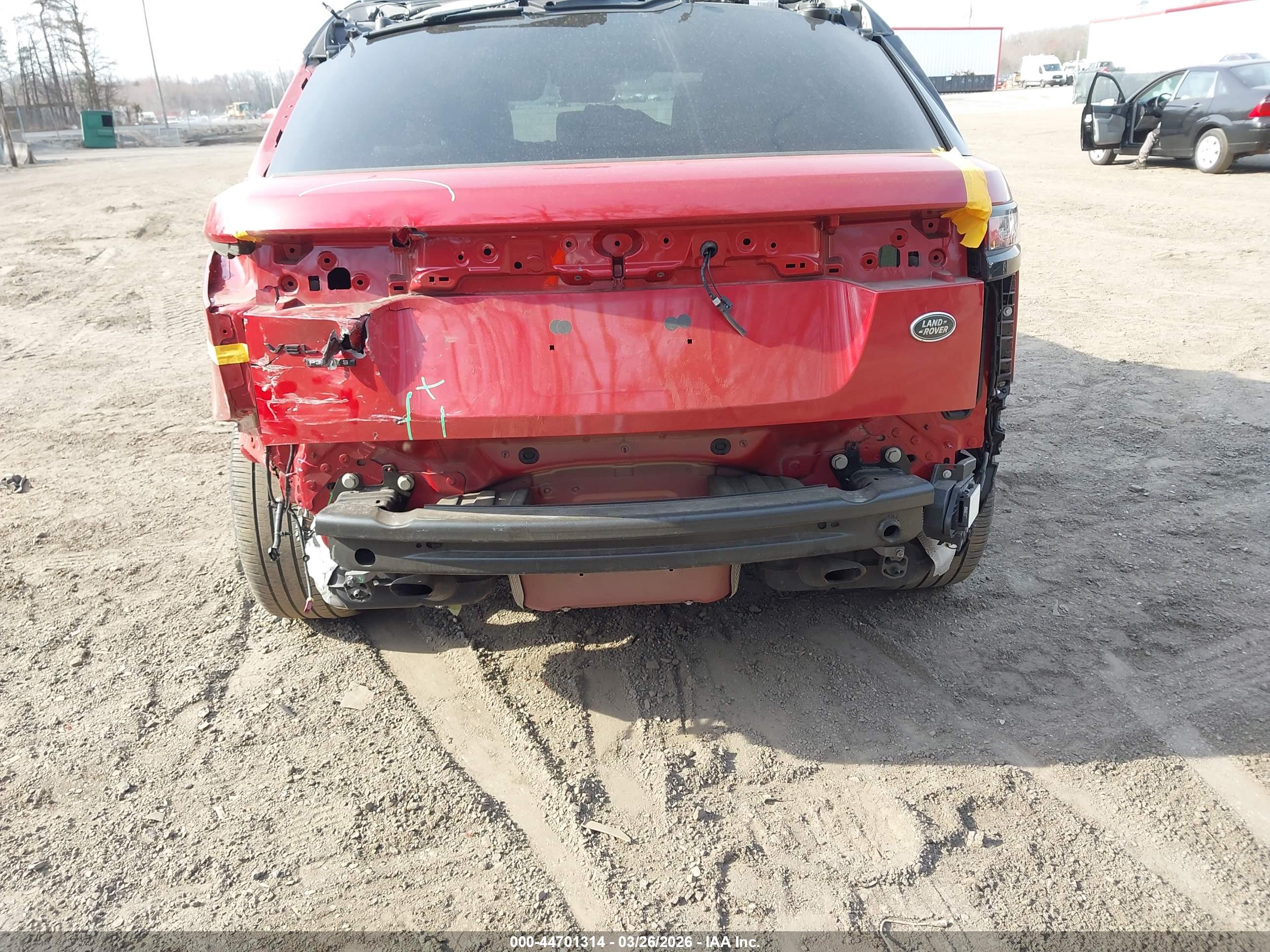LAND ROVER image 6