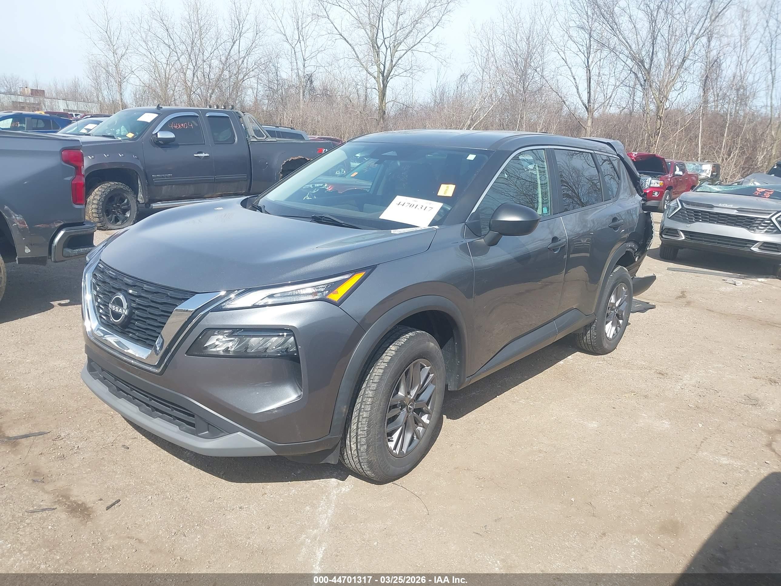 NISSAN ROGUE image 2