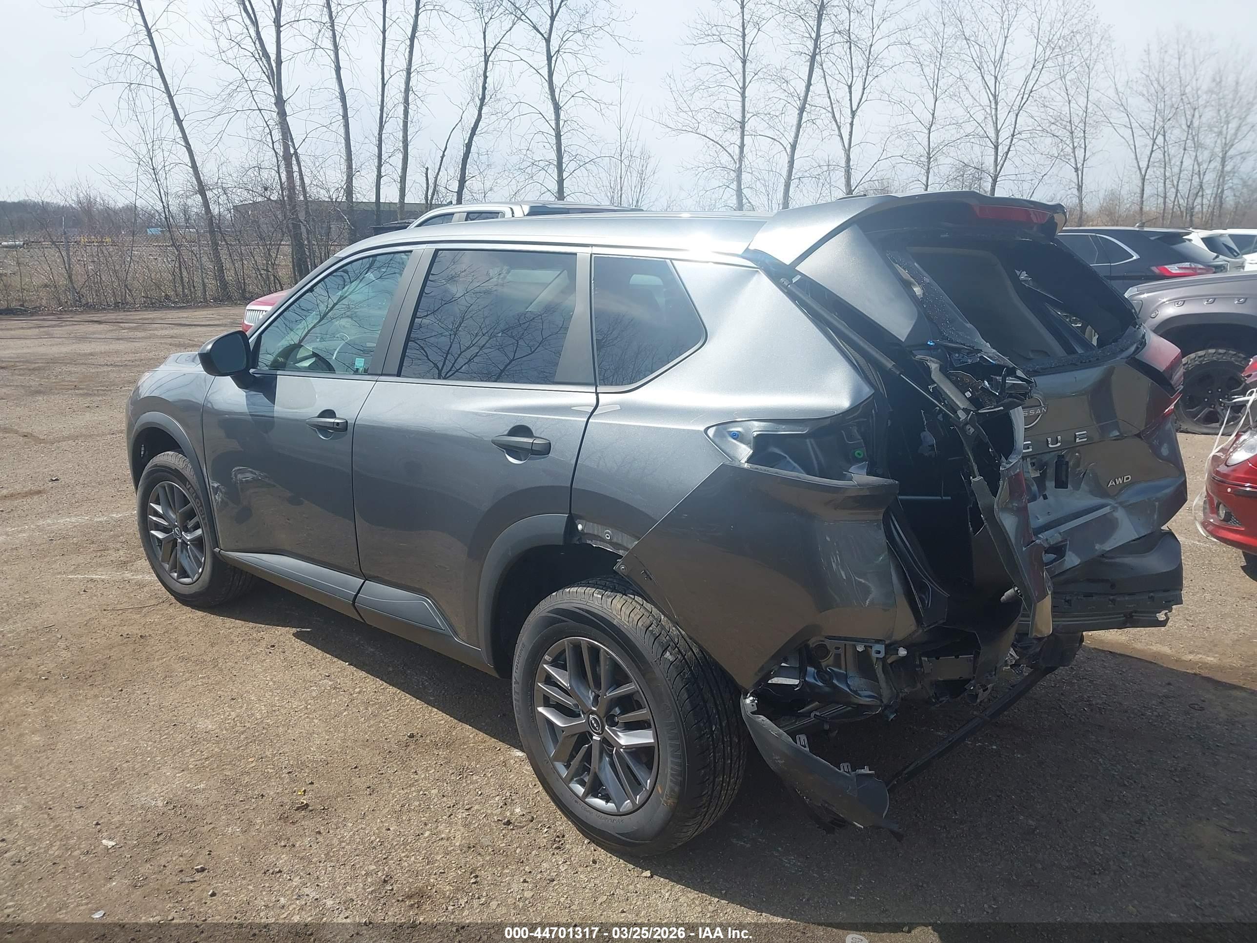 NISSAN ROGUE image 3
