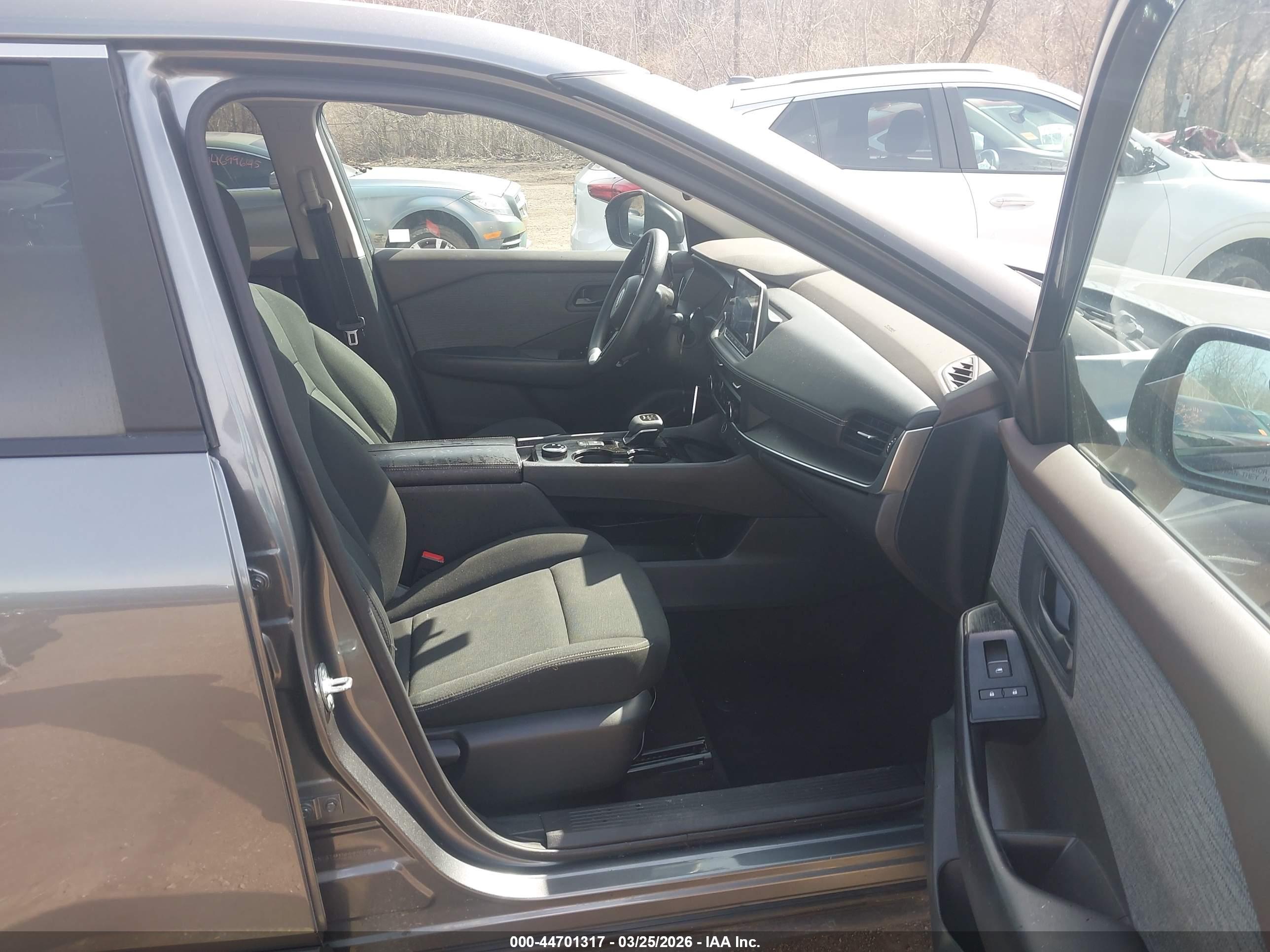 NISSAN ROGUE image 5