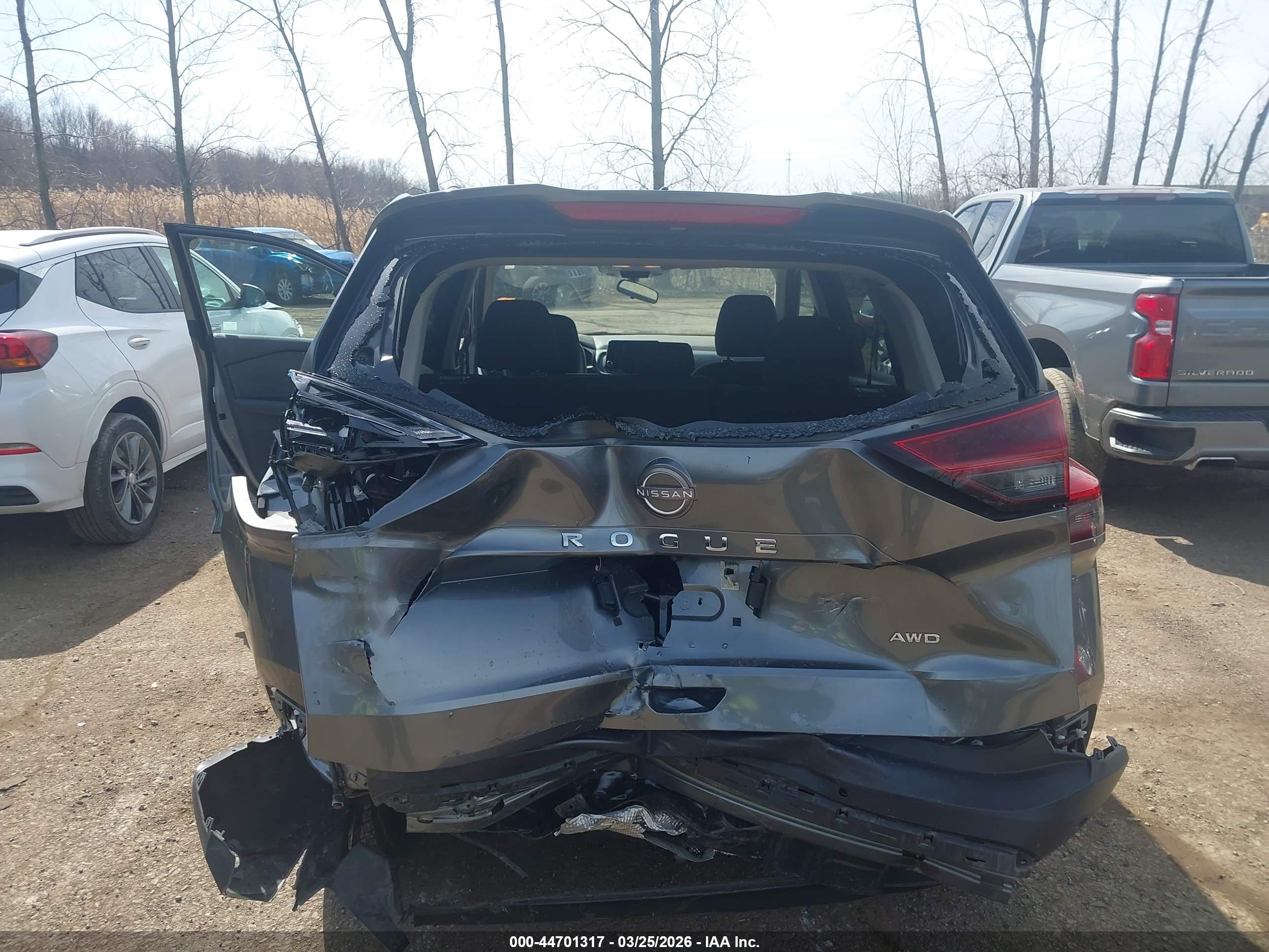 NISSAN ROGUE image 6