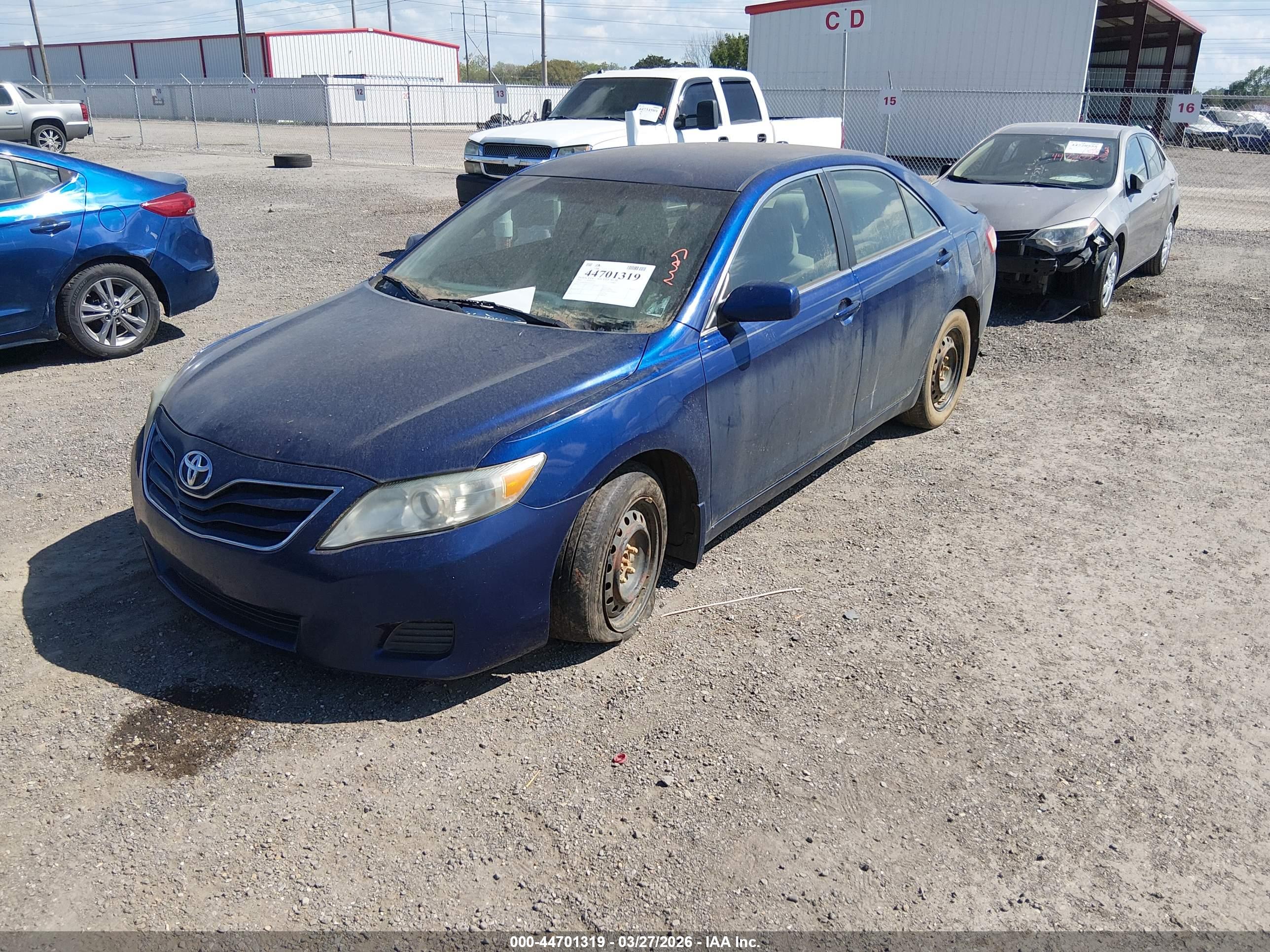 TOYOTA CAMRY image 2