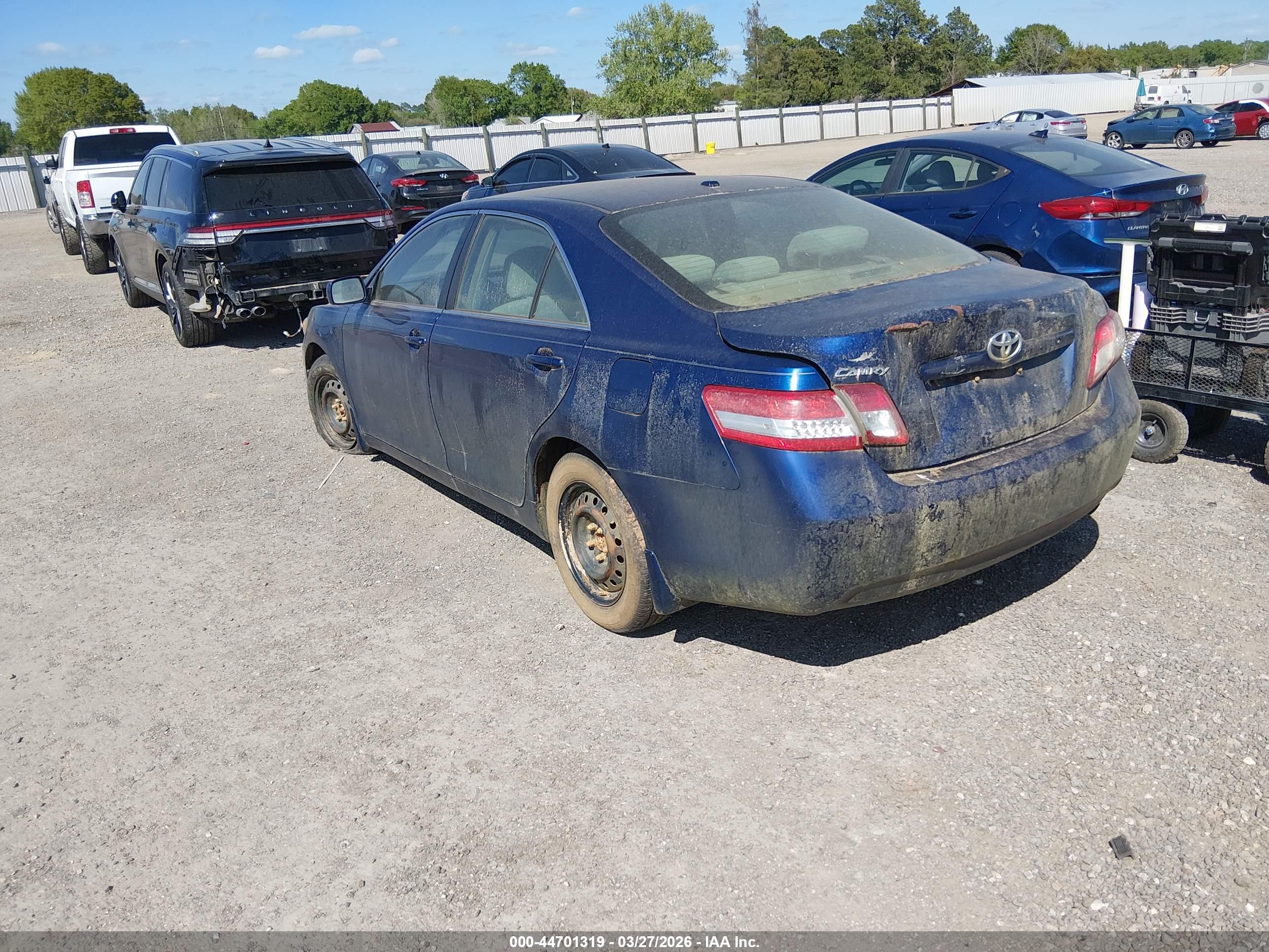 TOYOTA CAMRY image 3