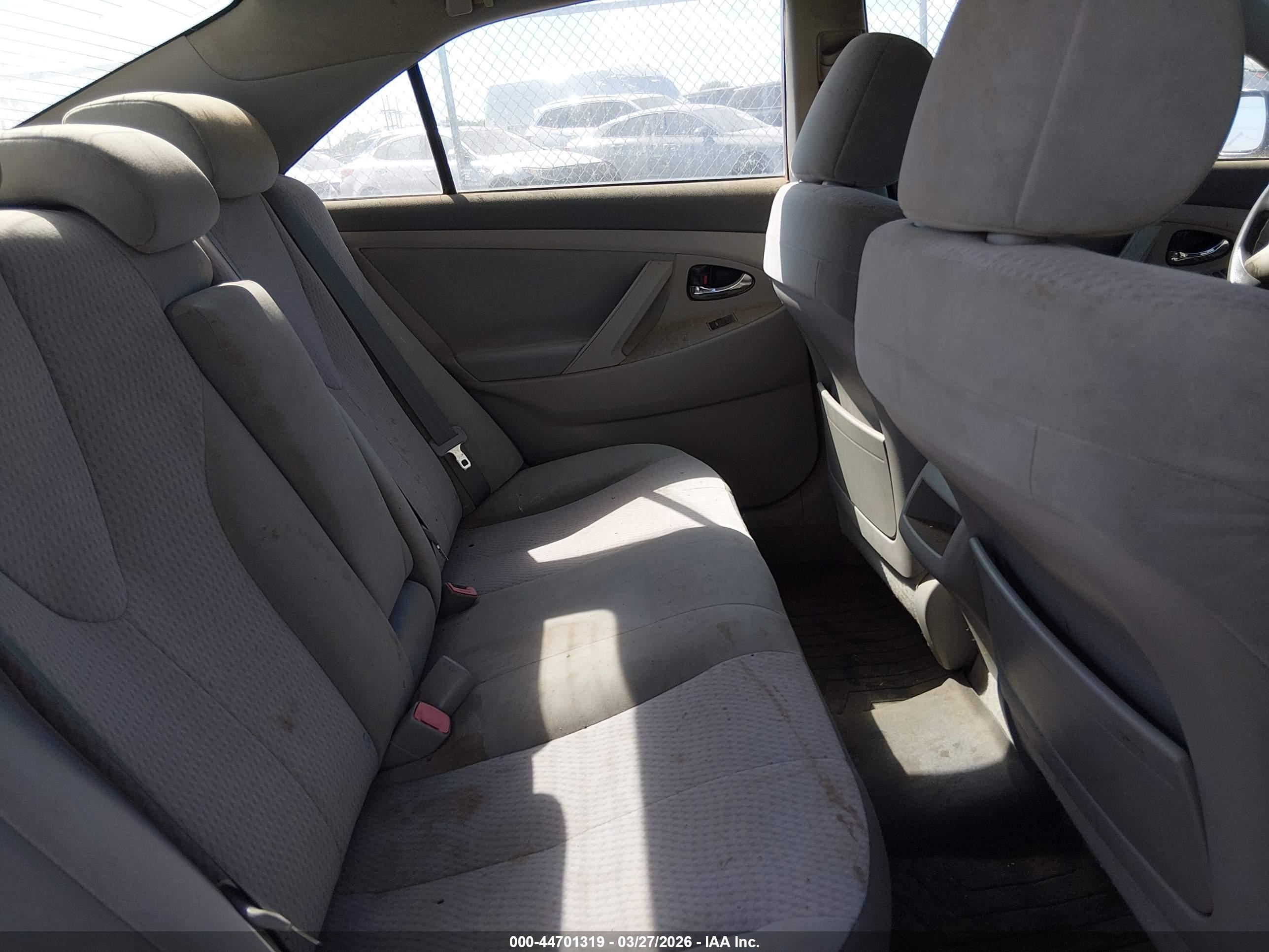 TOYOTA CAMRY image 8