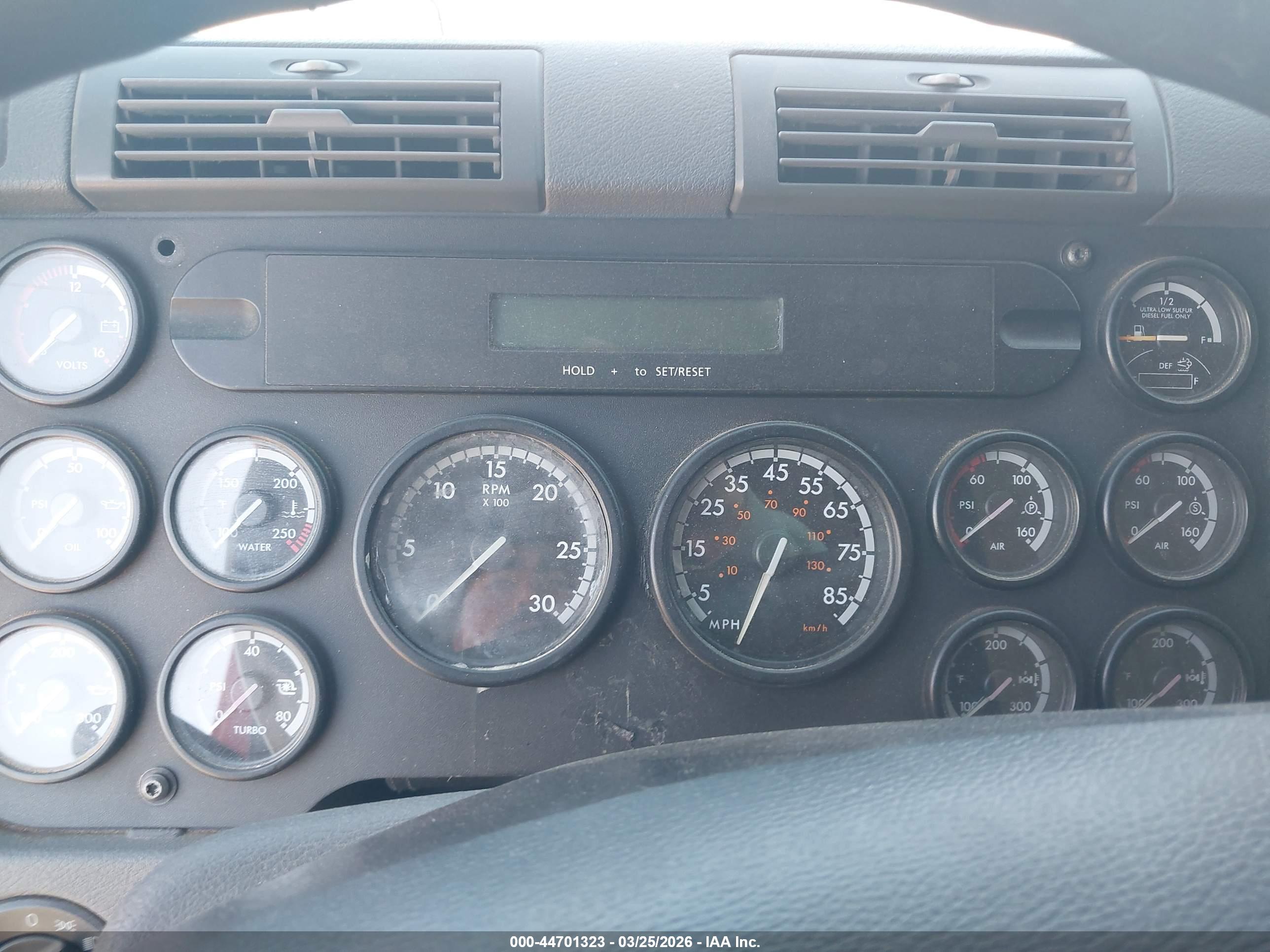 FREIGHTLINER CASCADIA image 6