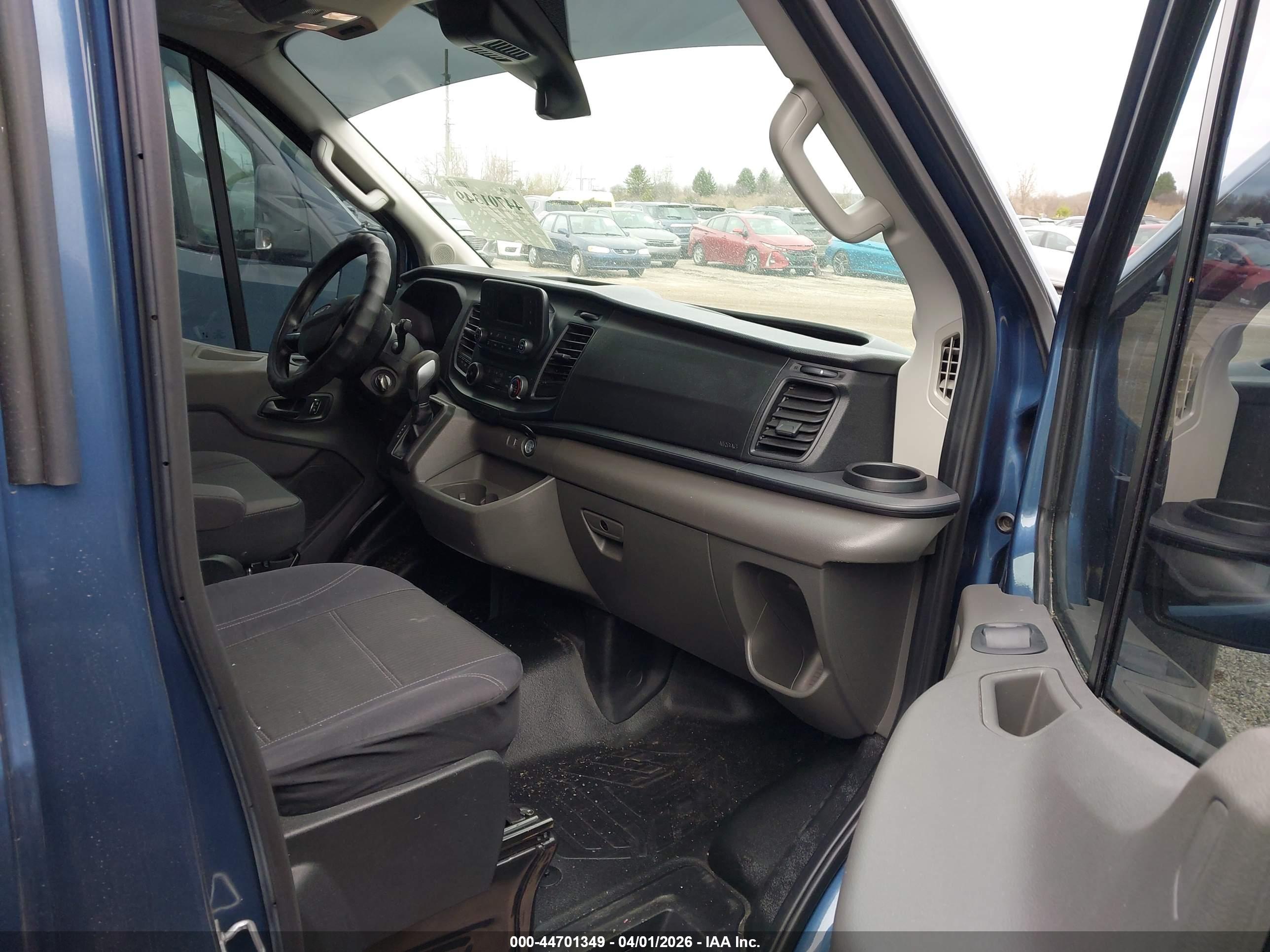 FORD TRANSIT-250 image 5