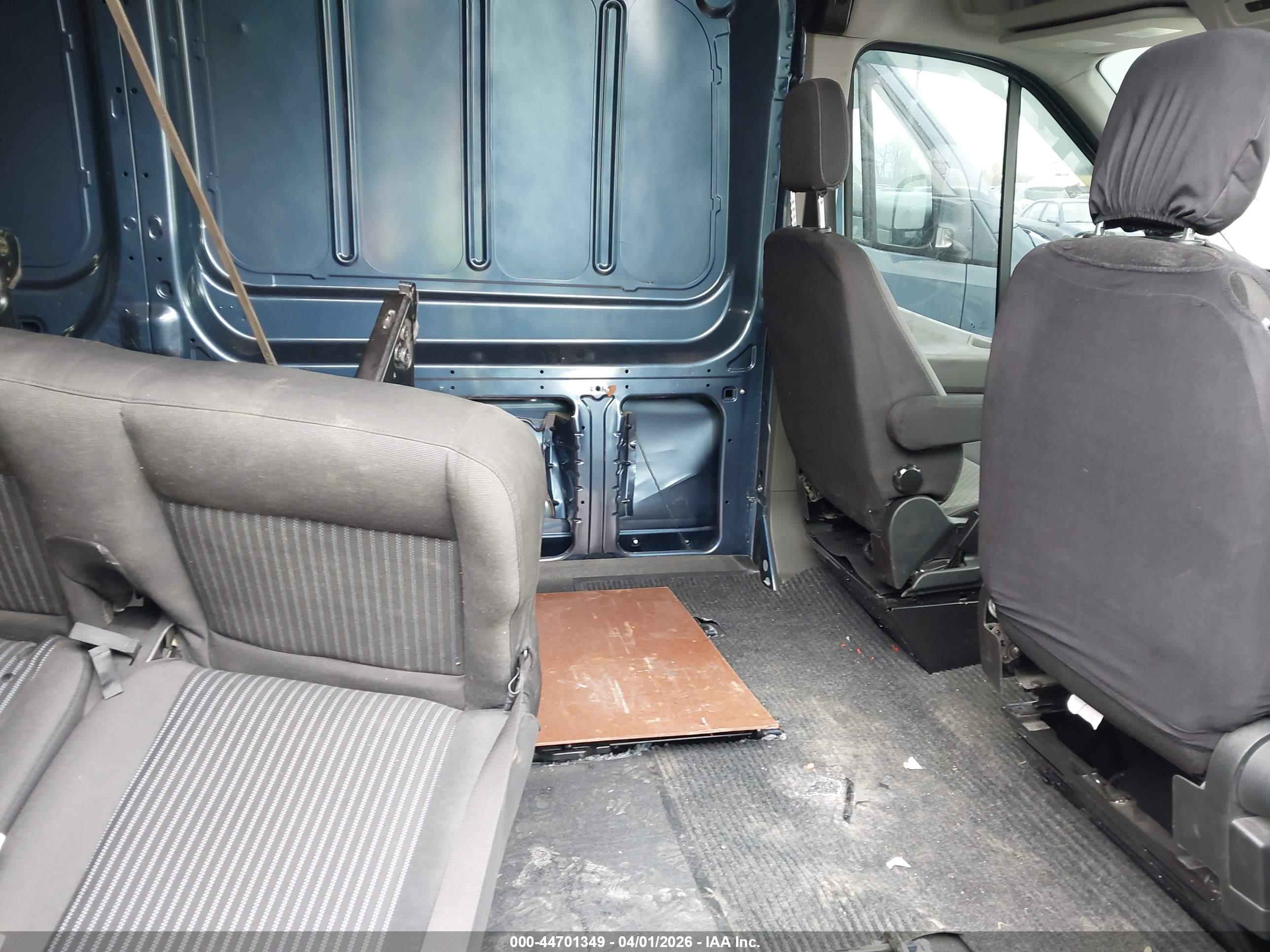 FORD TRANSIT-250 image 8