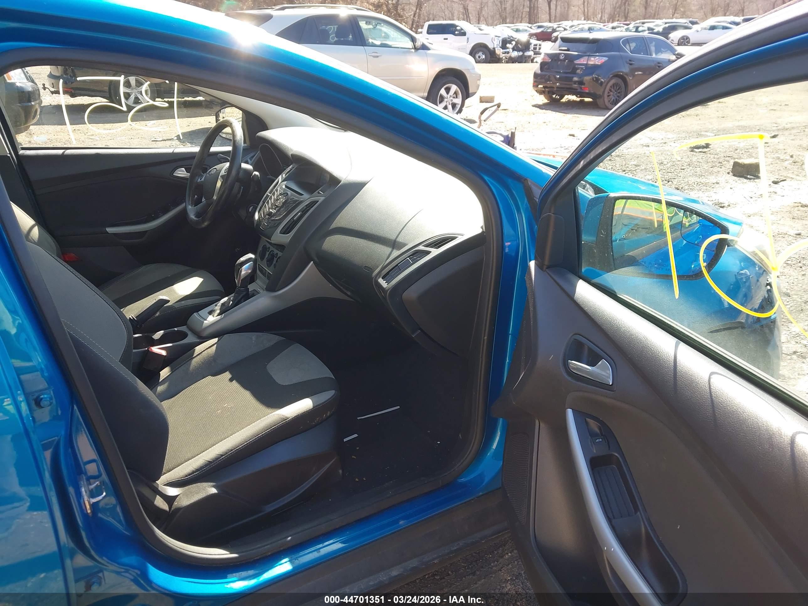 FORD FOCUS image 5