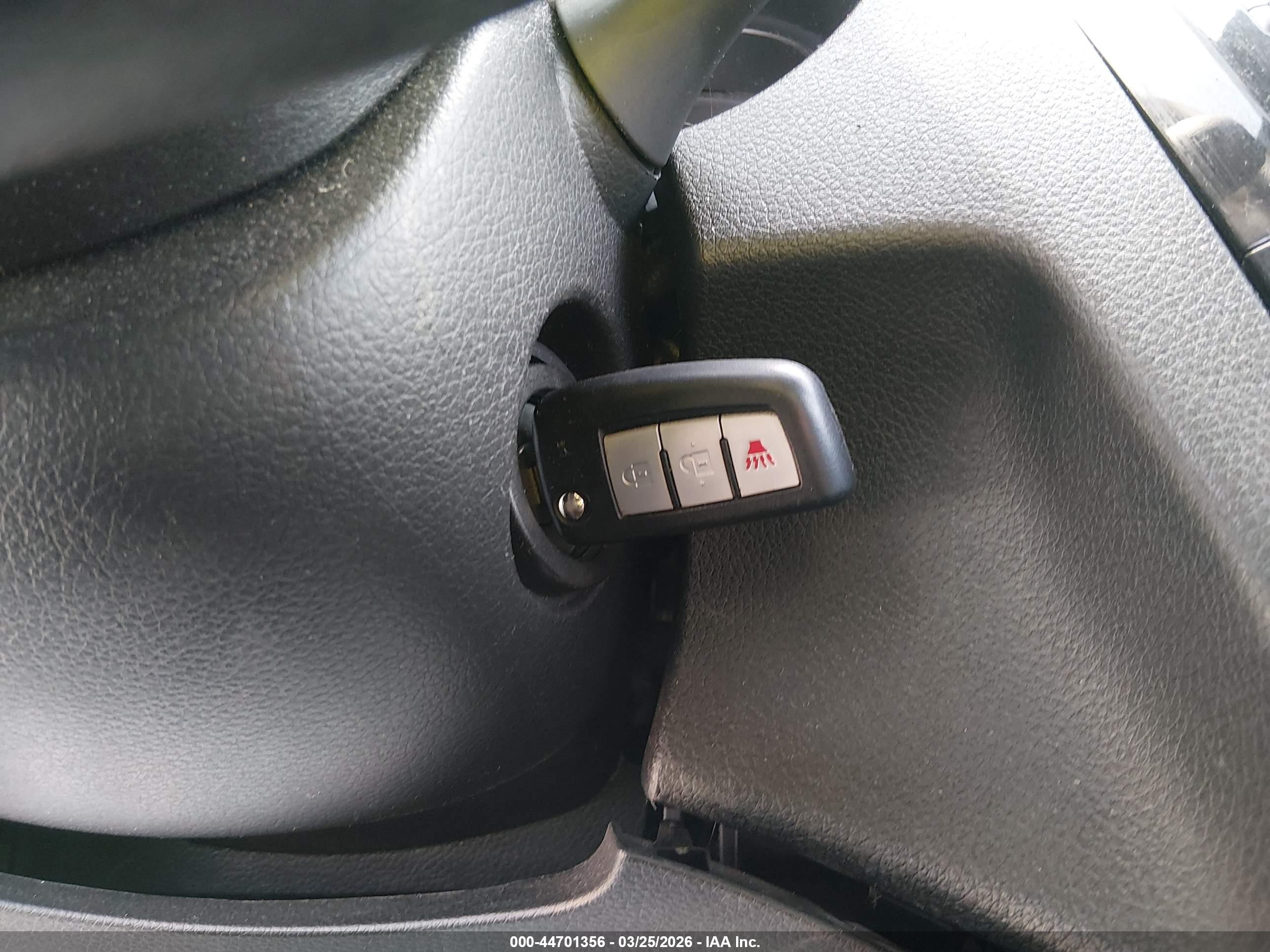 NISSAN ROGUE image 11