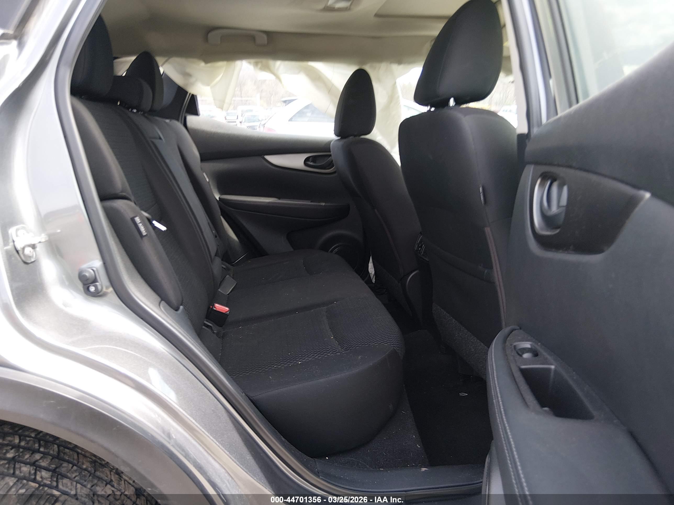 NISSAN ROGUE image 8