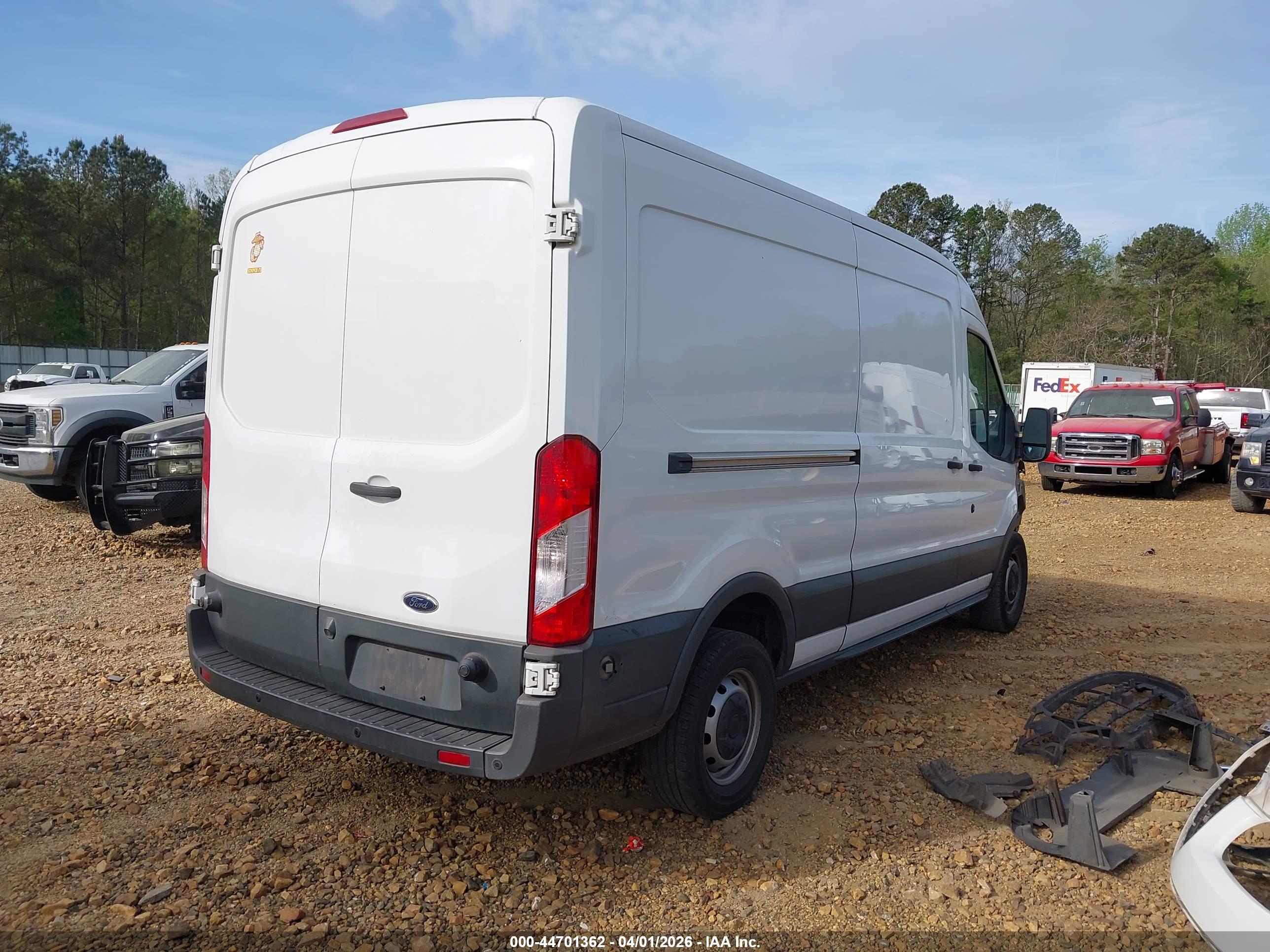 FORD TRANSIT-250 image 4
