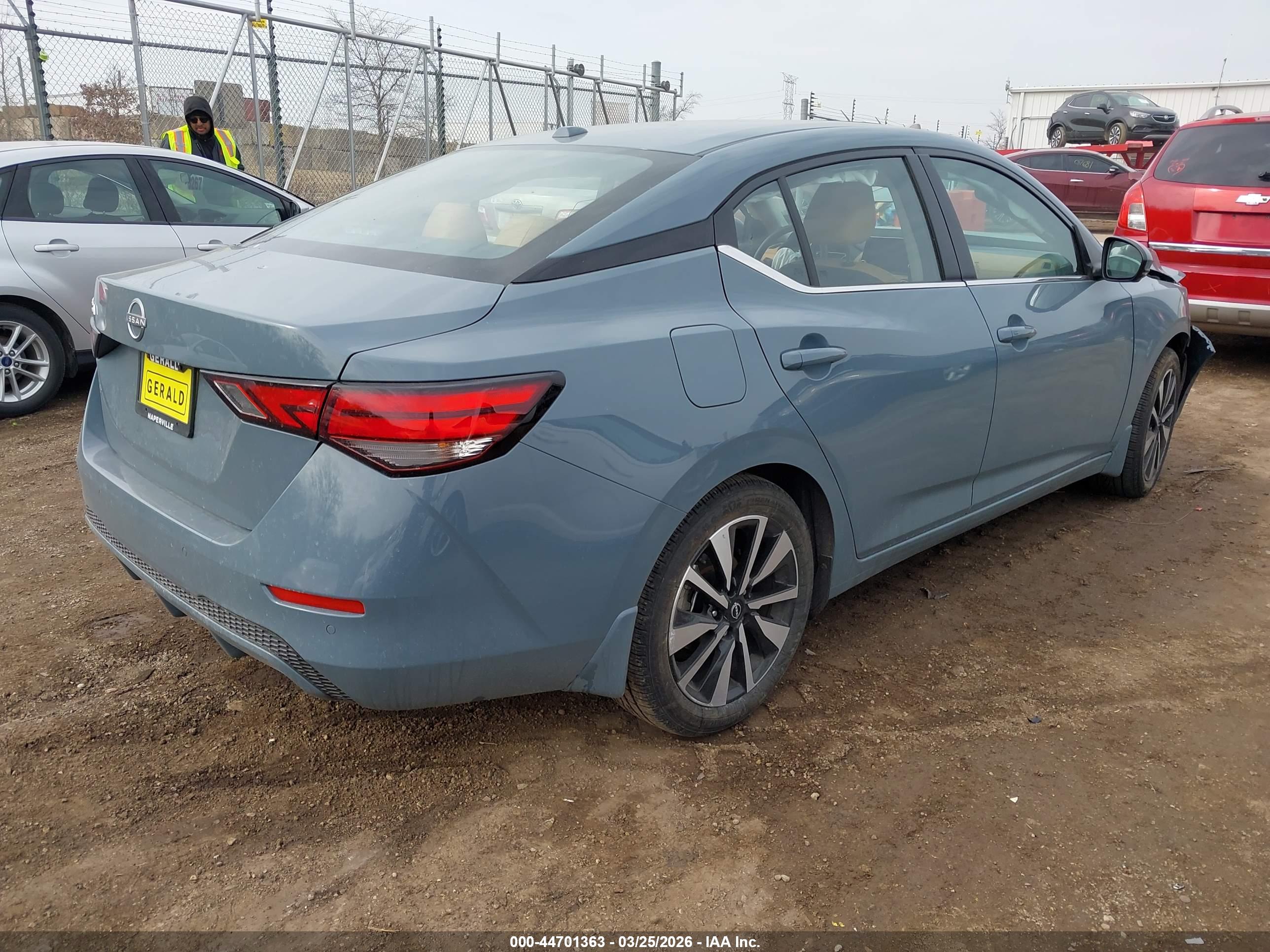 NISSAN SENTRA image 4