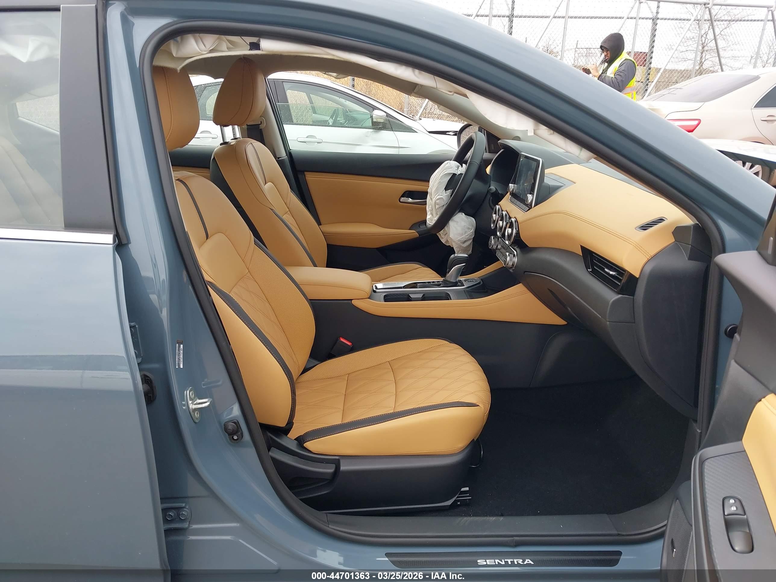 NISSAN SENTRA image 5