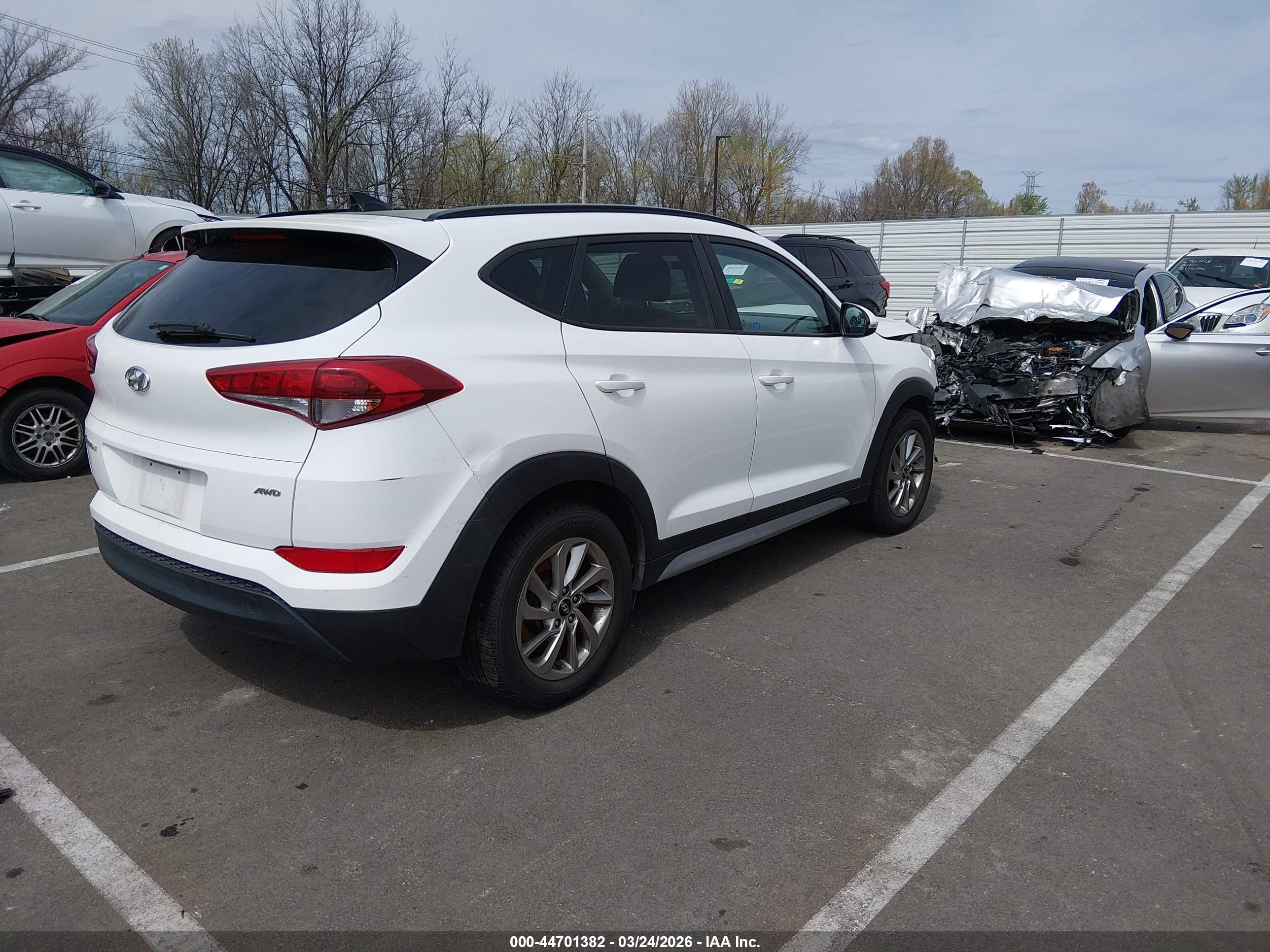 HYUNDAI TUCSON image 4