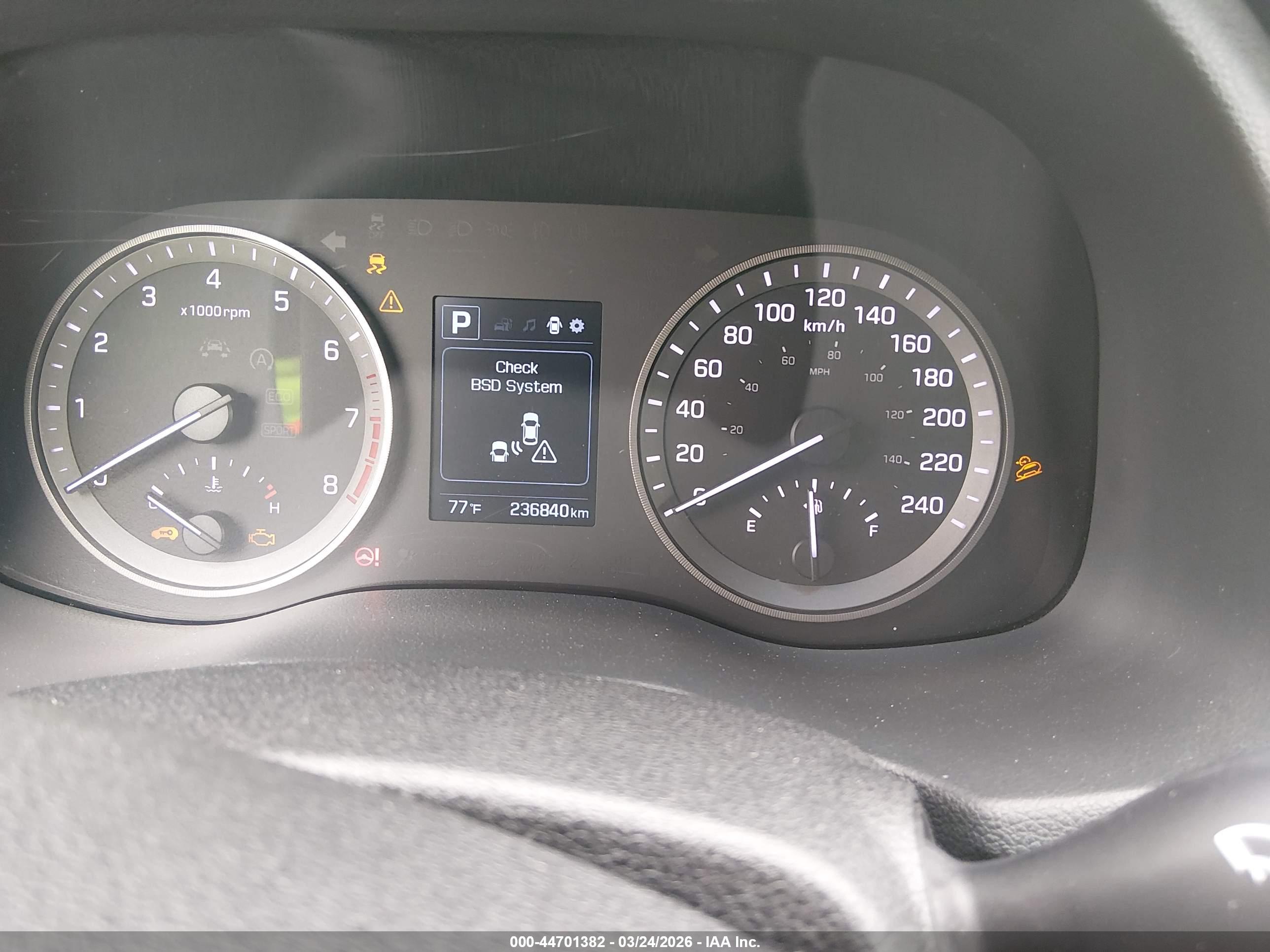 HYUNDAI TUCSON image 7
