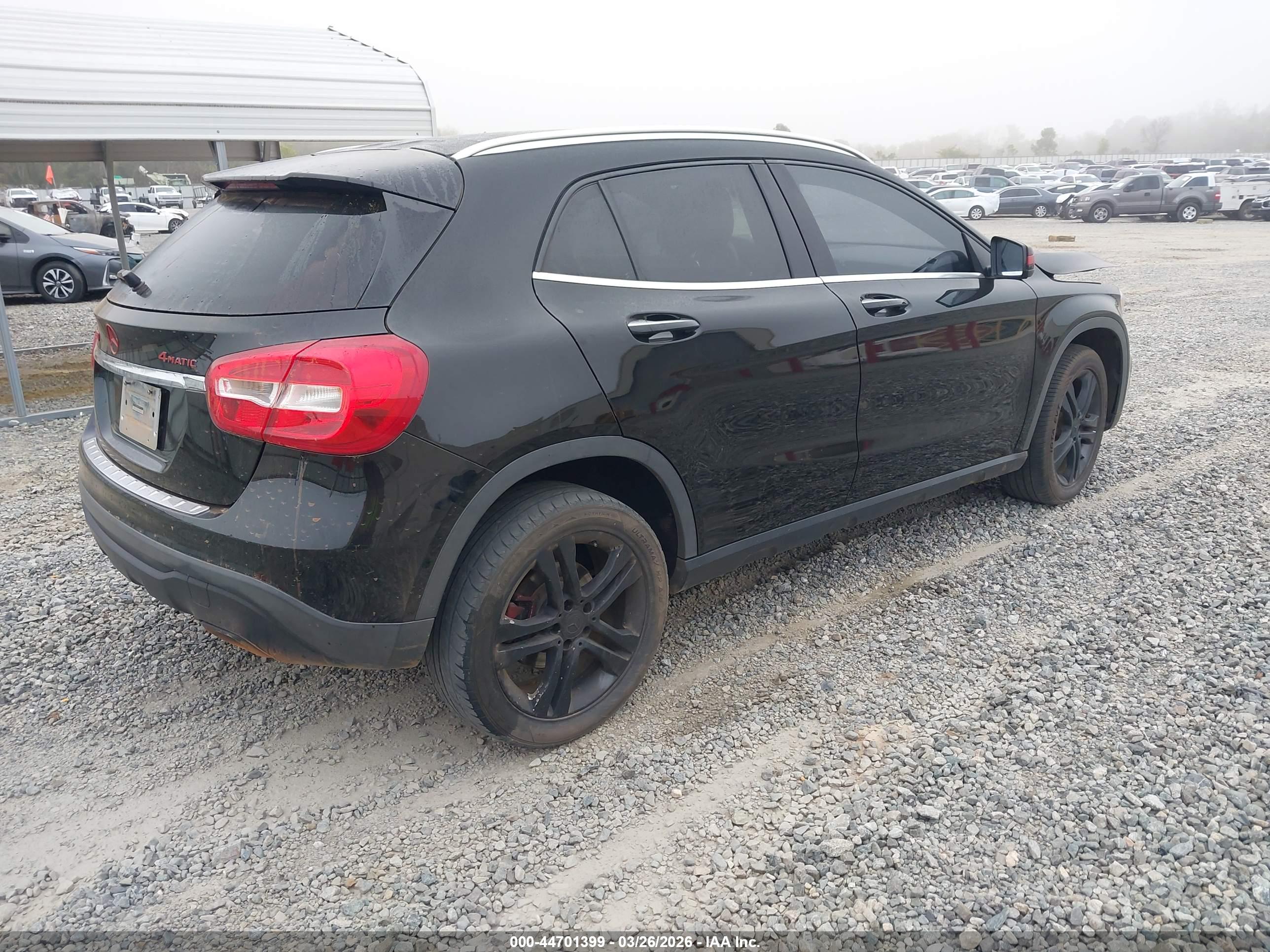 MERCEDES-BENZ GLA image 4