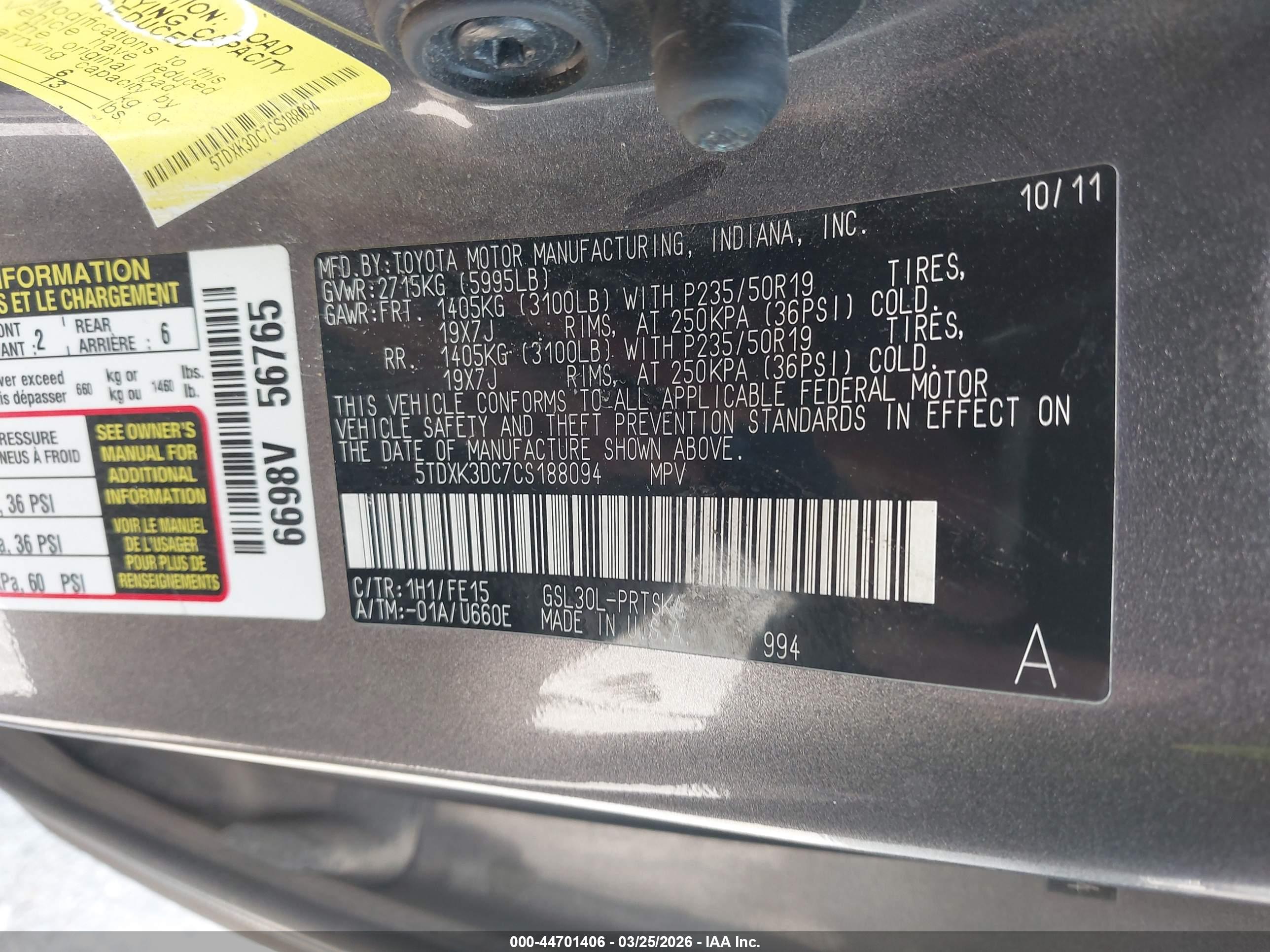 TOYOTA SIENNA image 9