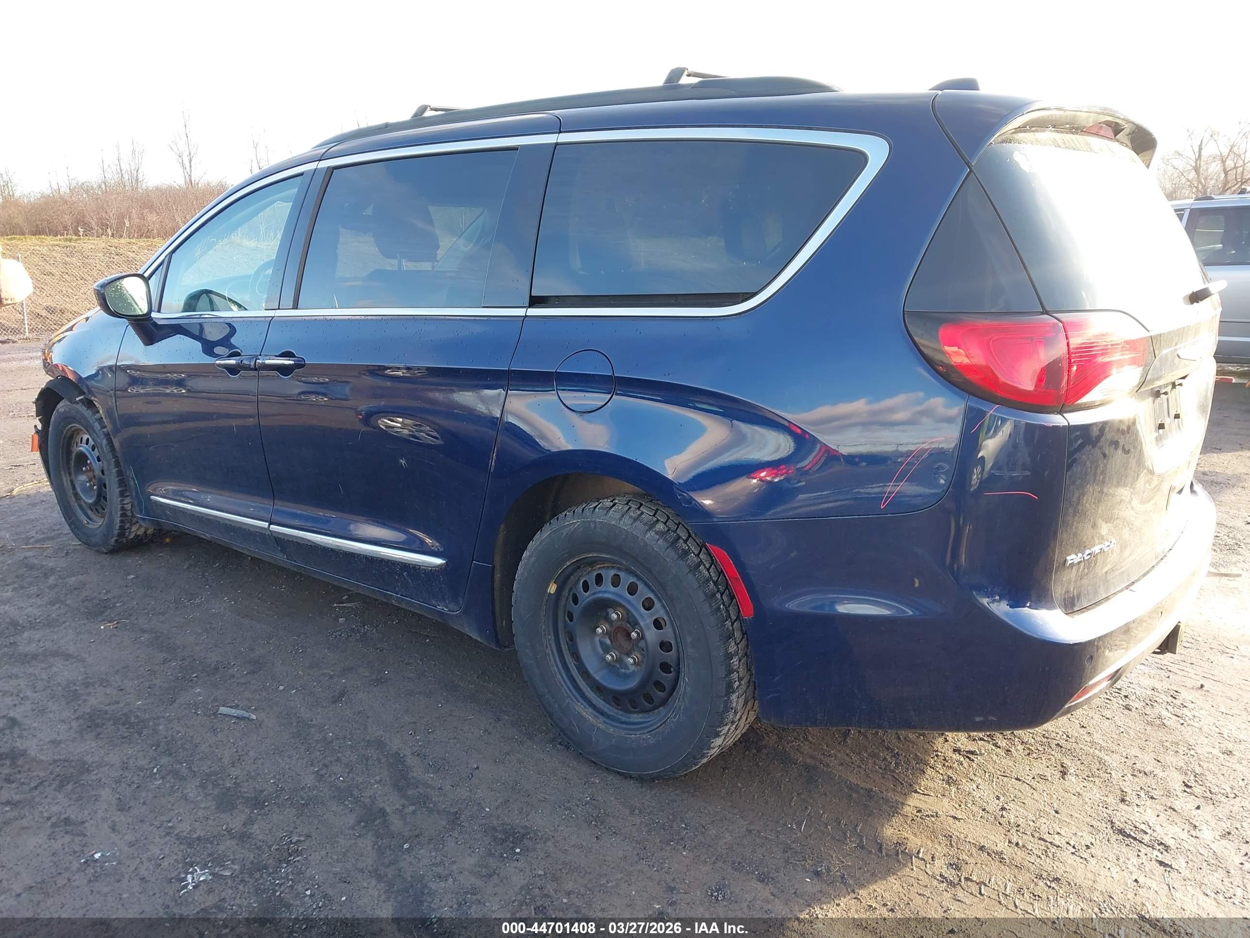 CHRYSLER PACIFICA image 3