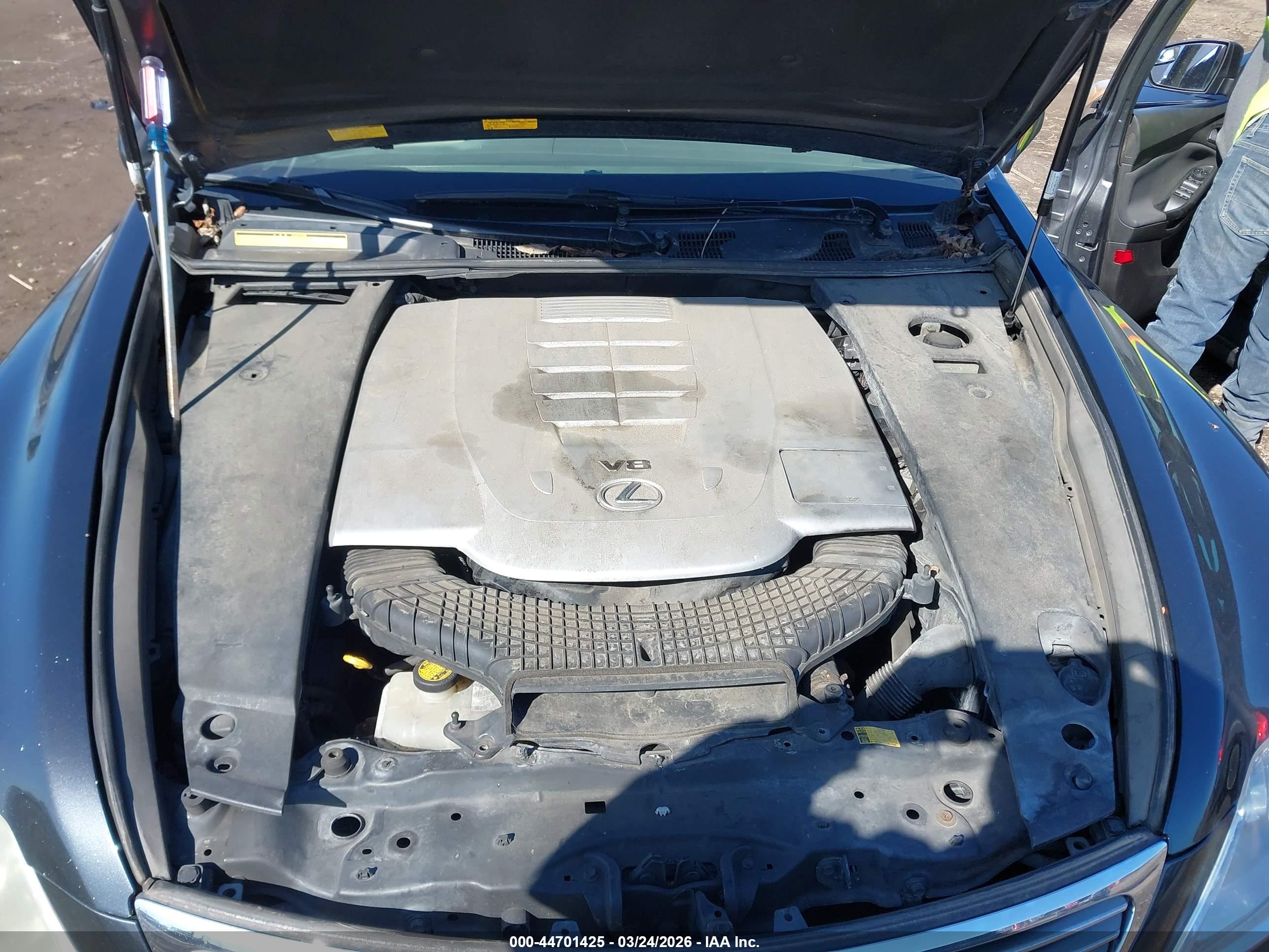 LEXUS LS image 10