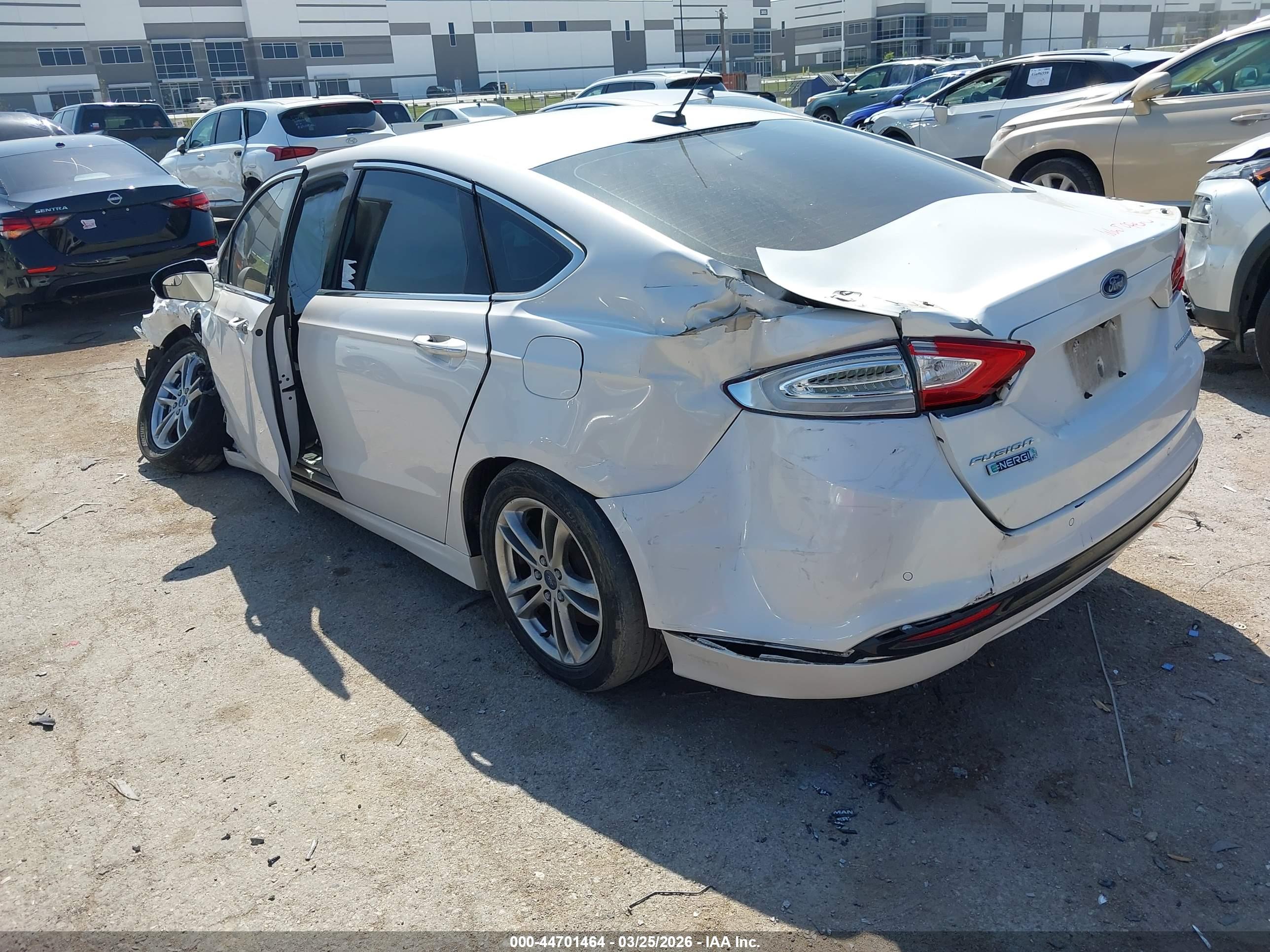 FORD FUSION image 3