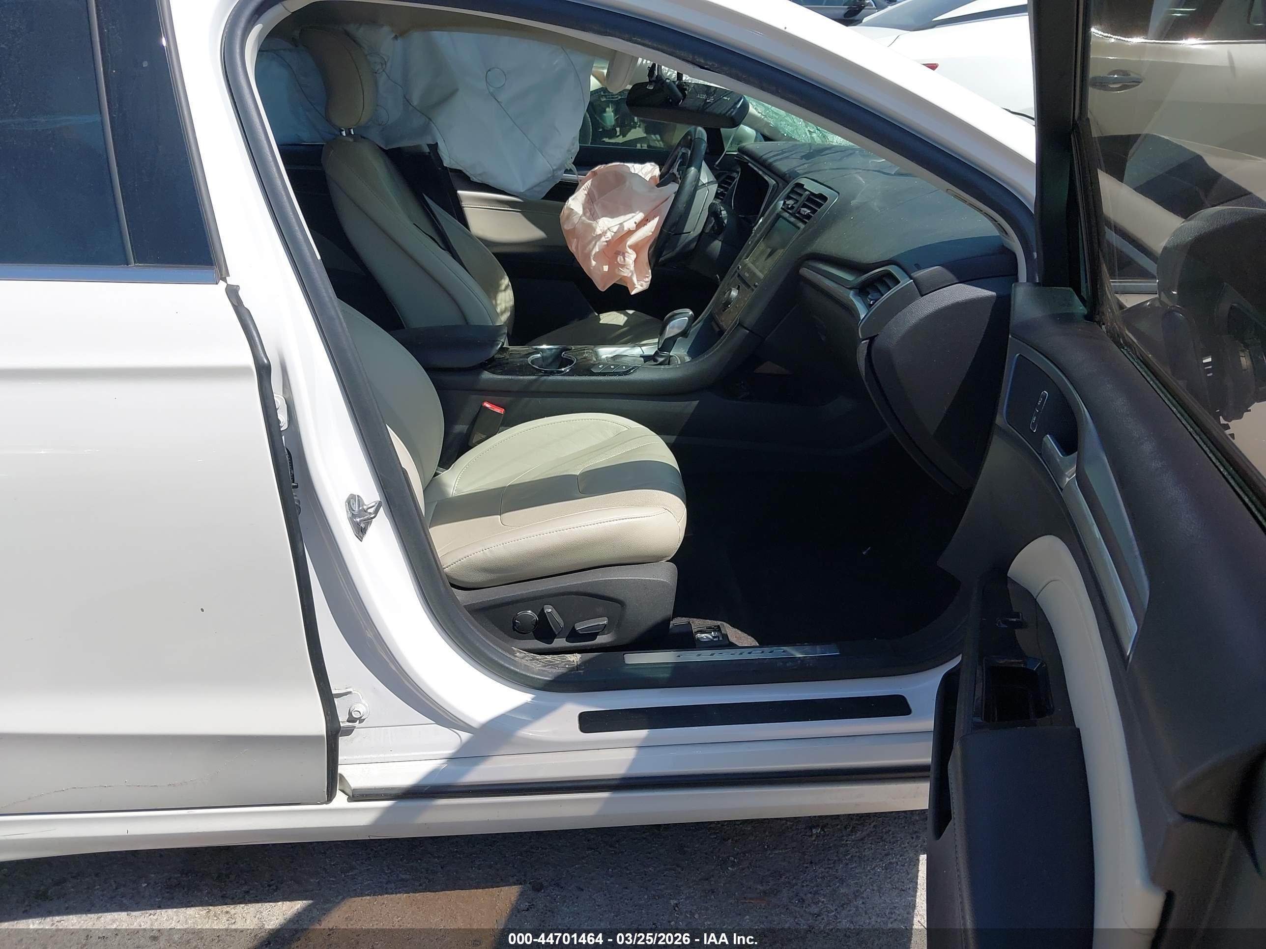 FORD FUSION image 5