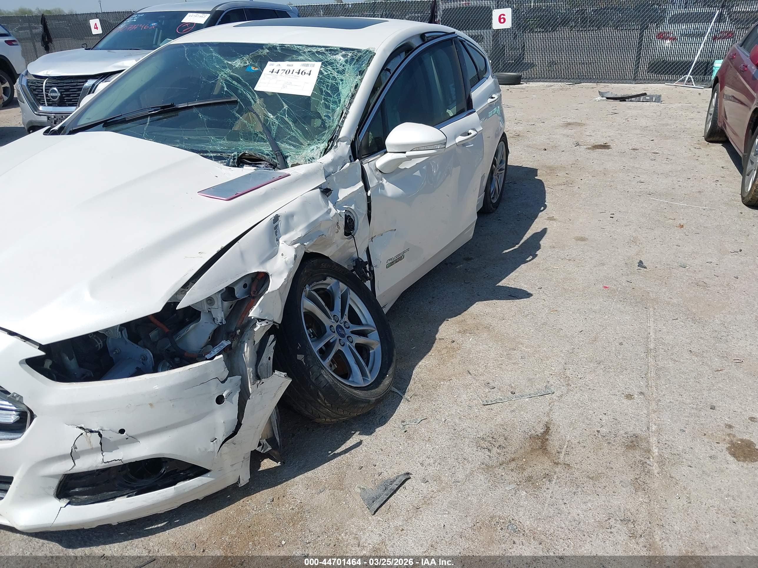 FORD FUSION image 6