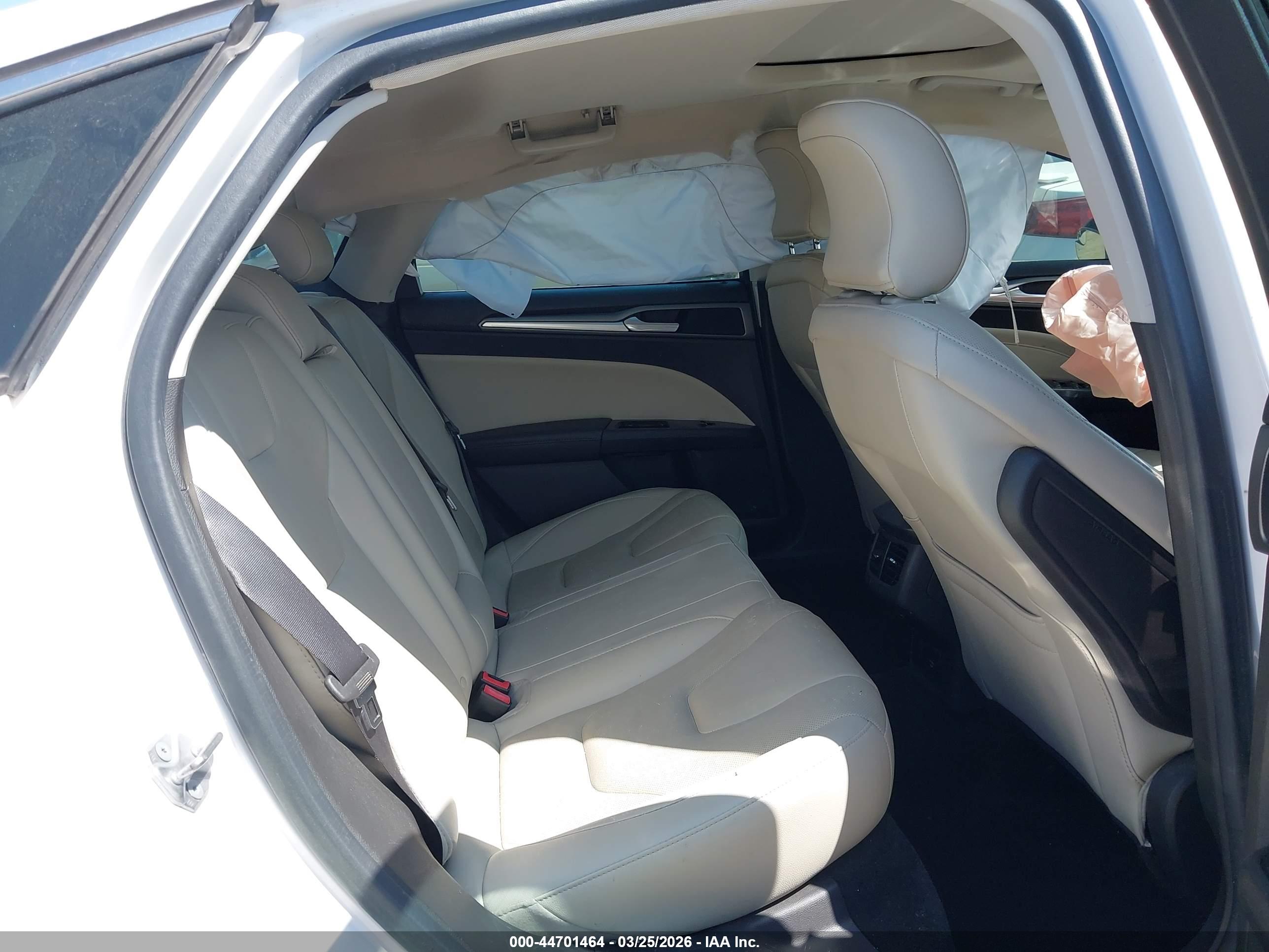 FORD FUSION image 8