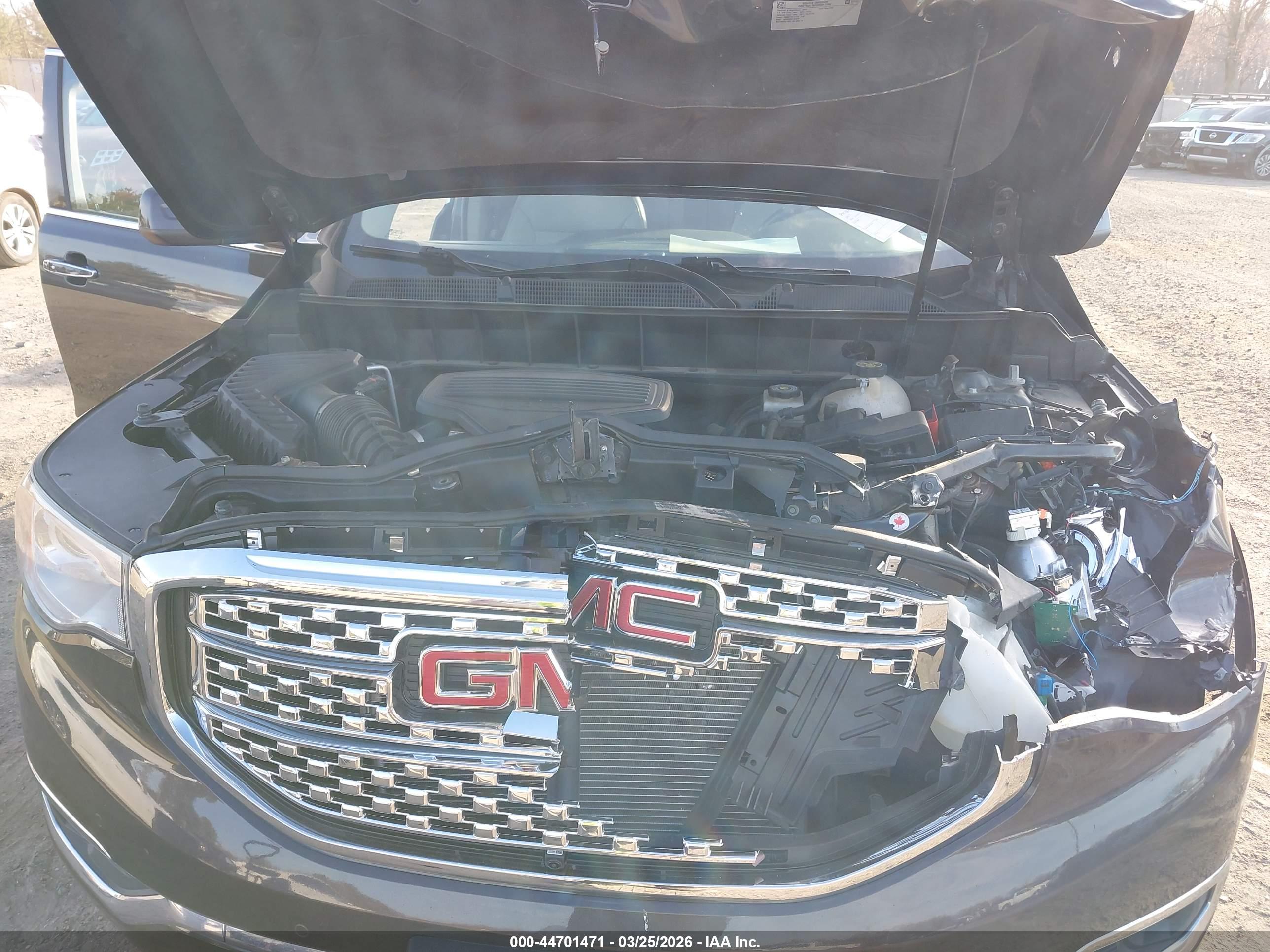 GMC ACADIA image 10