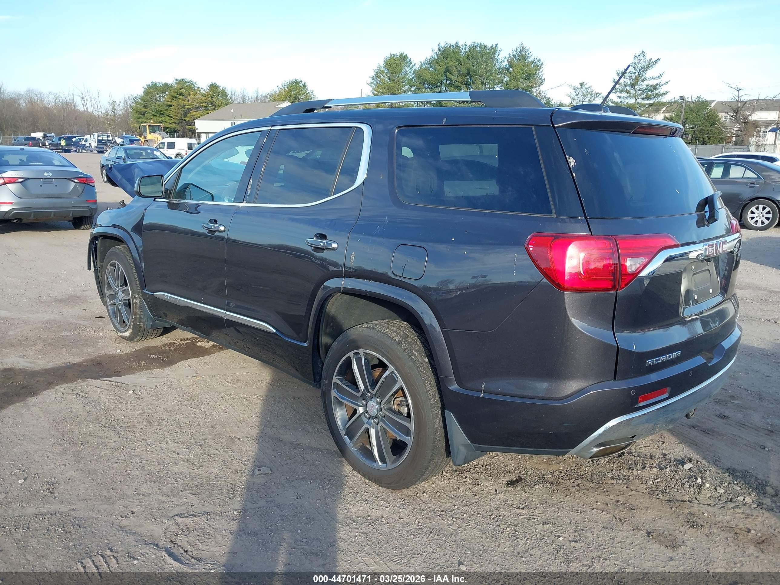 GMC ACADIA image 3