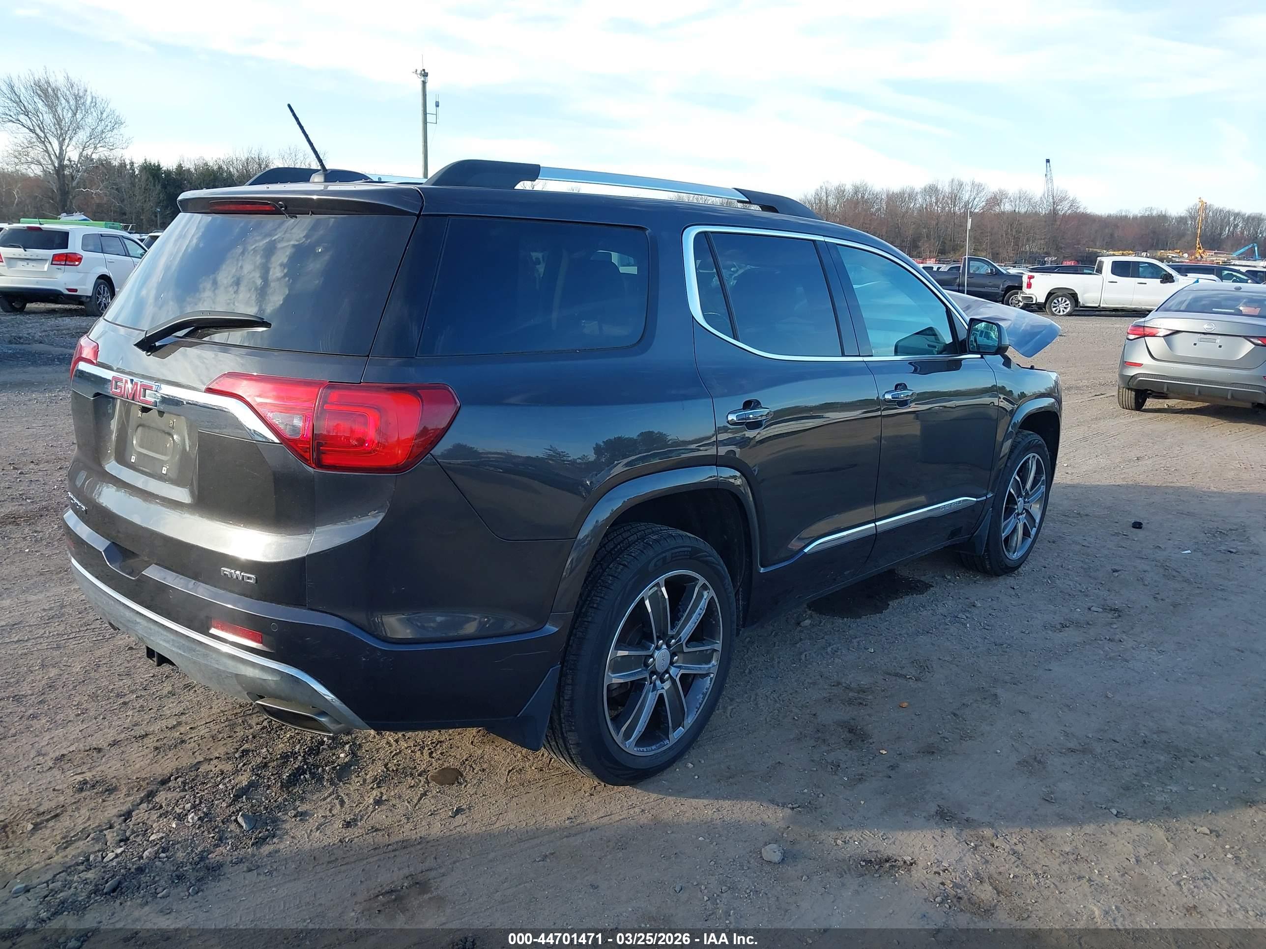 GMC ACADIA image 4