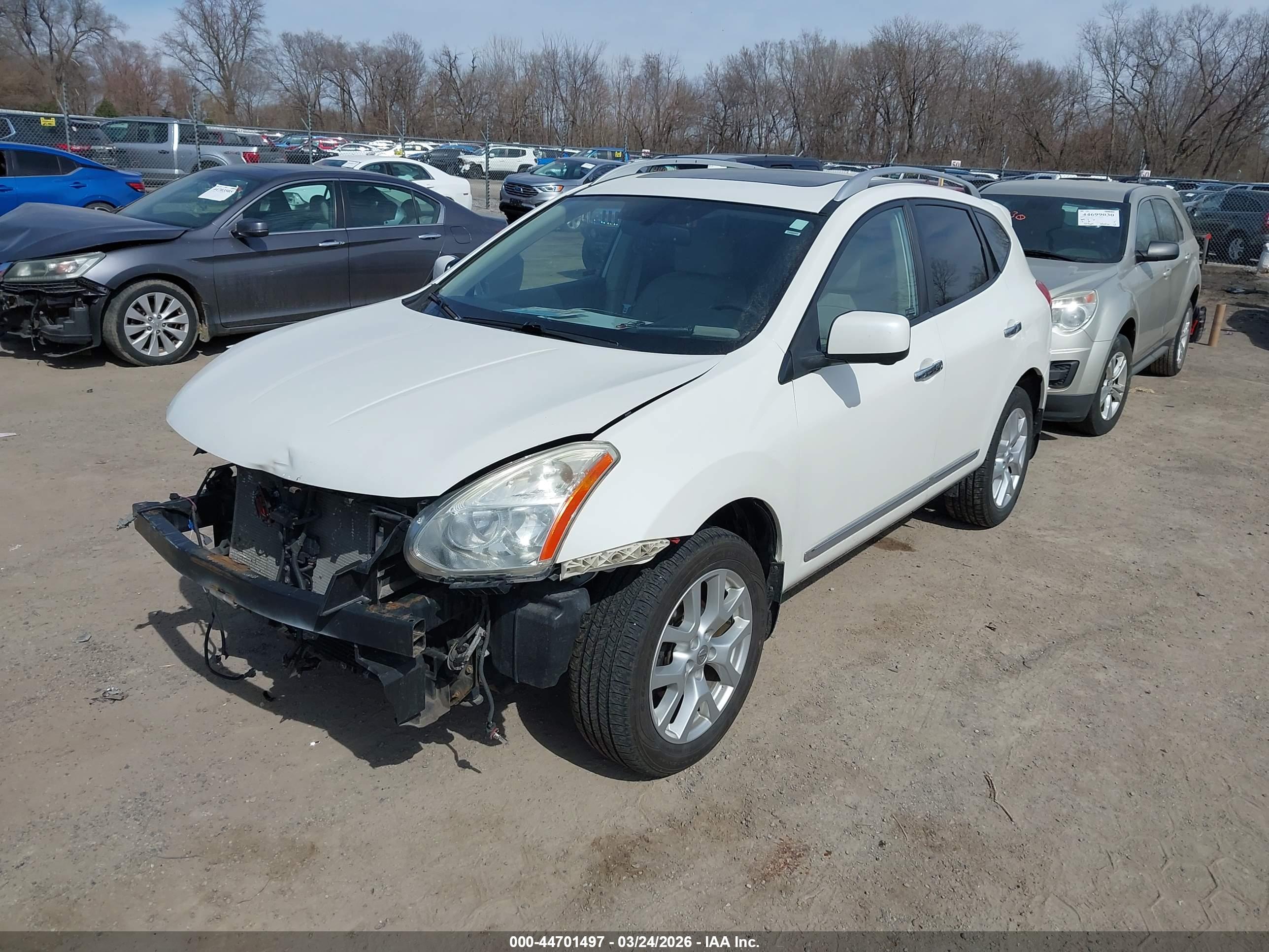 NISSAN ROGUE image 2