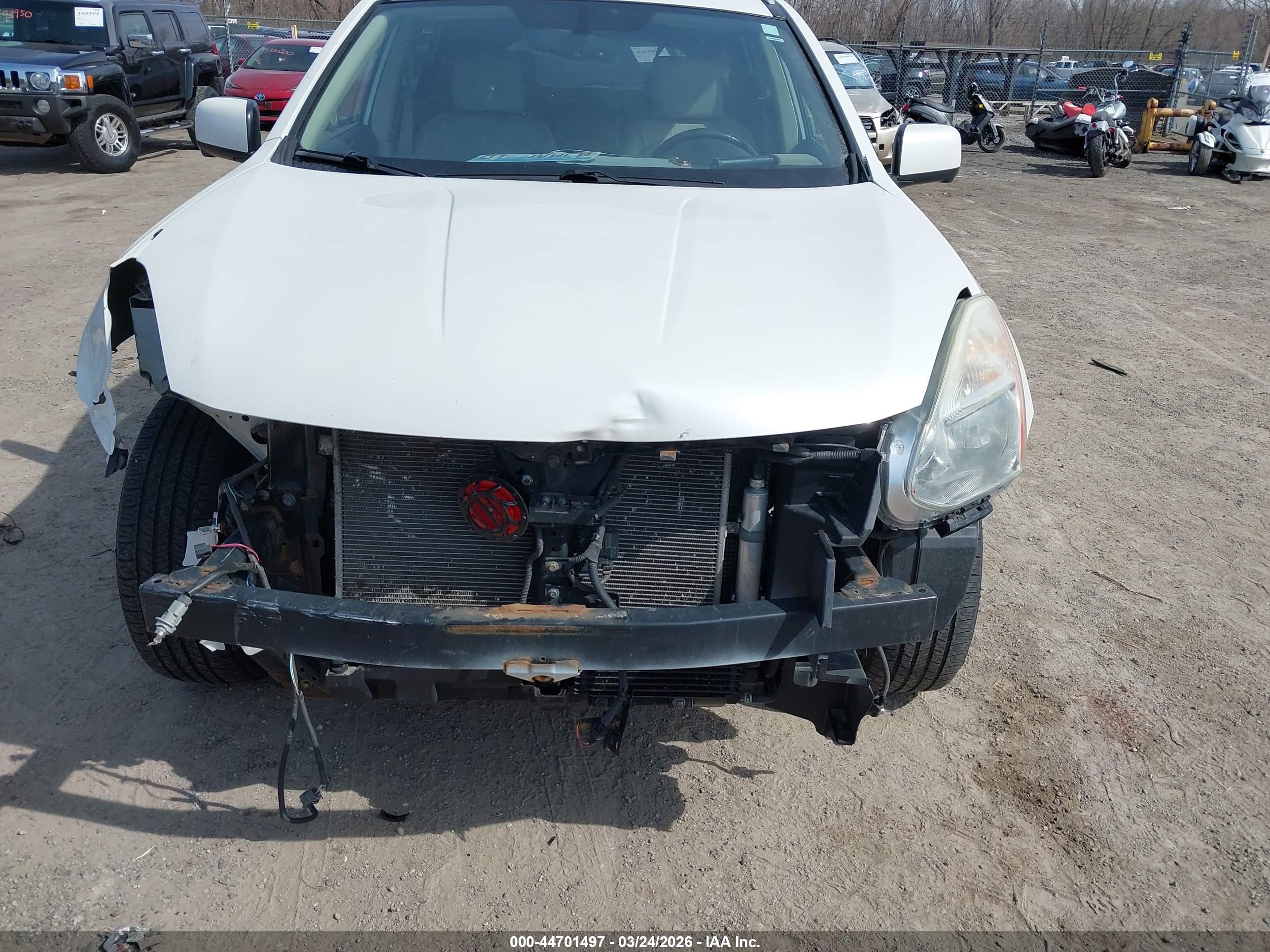NISSAN ROGUE image 6