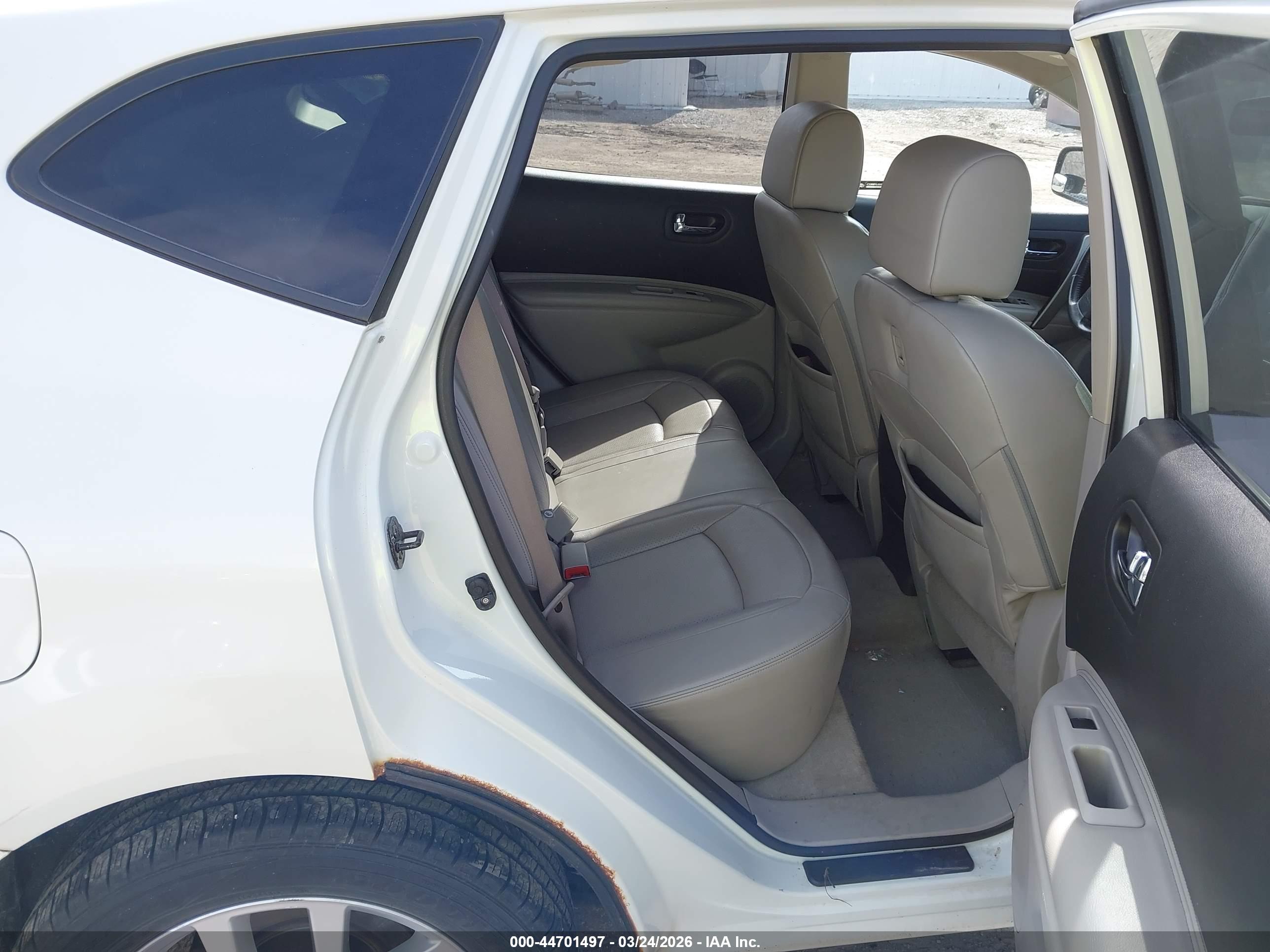 NISSAN ROGUE image 8