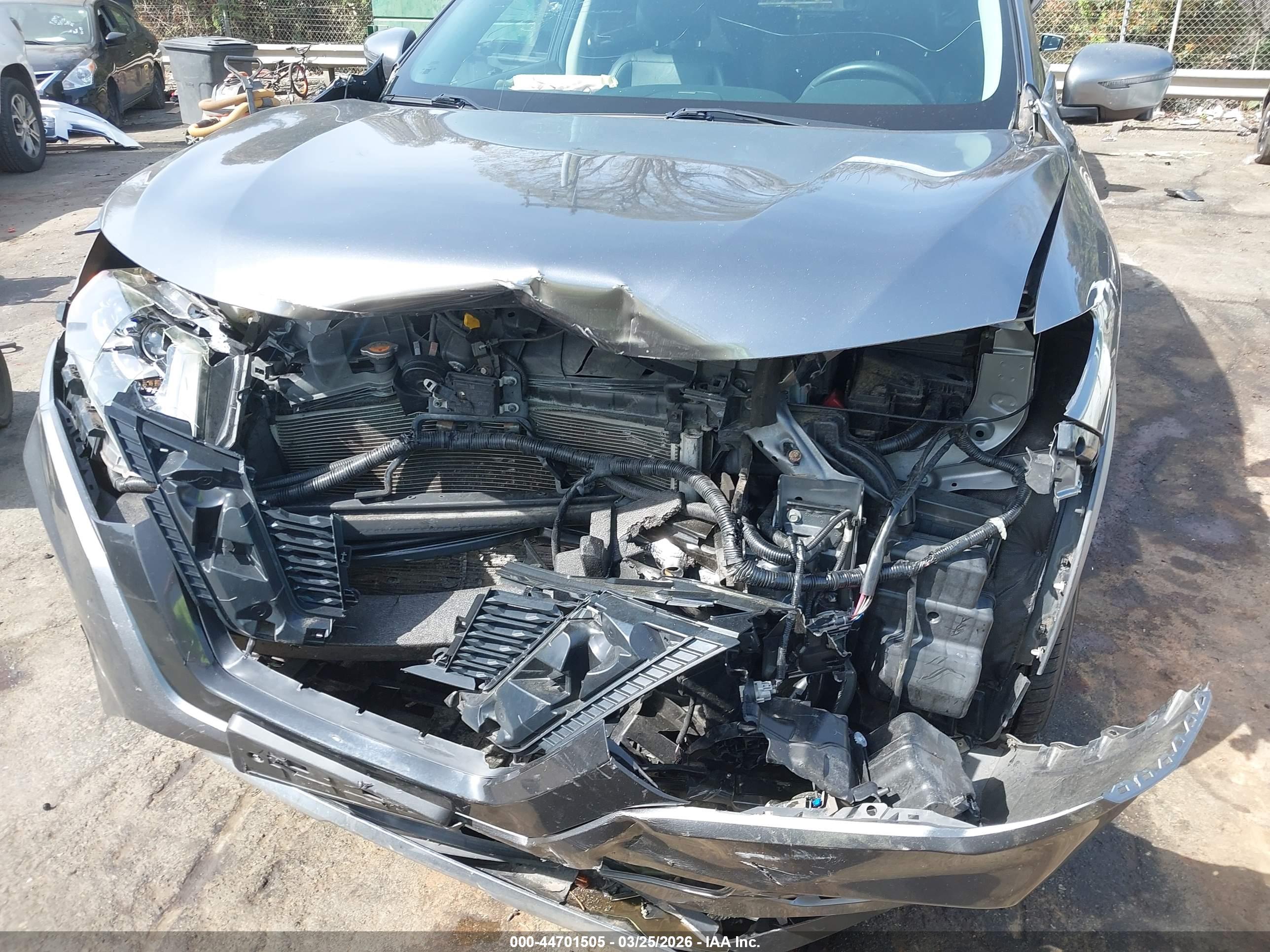 NISSAN ROGUE image 6