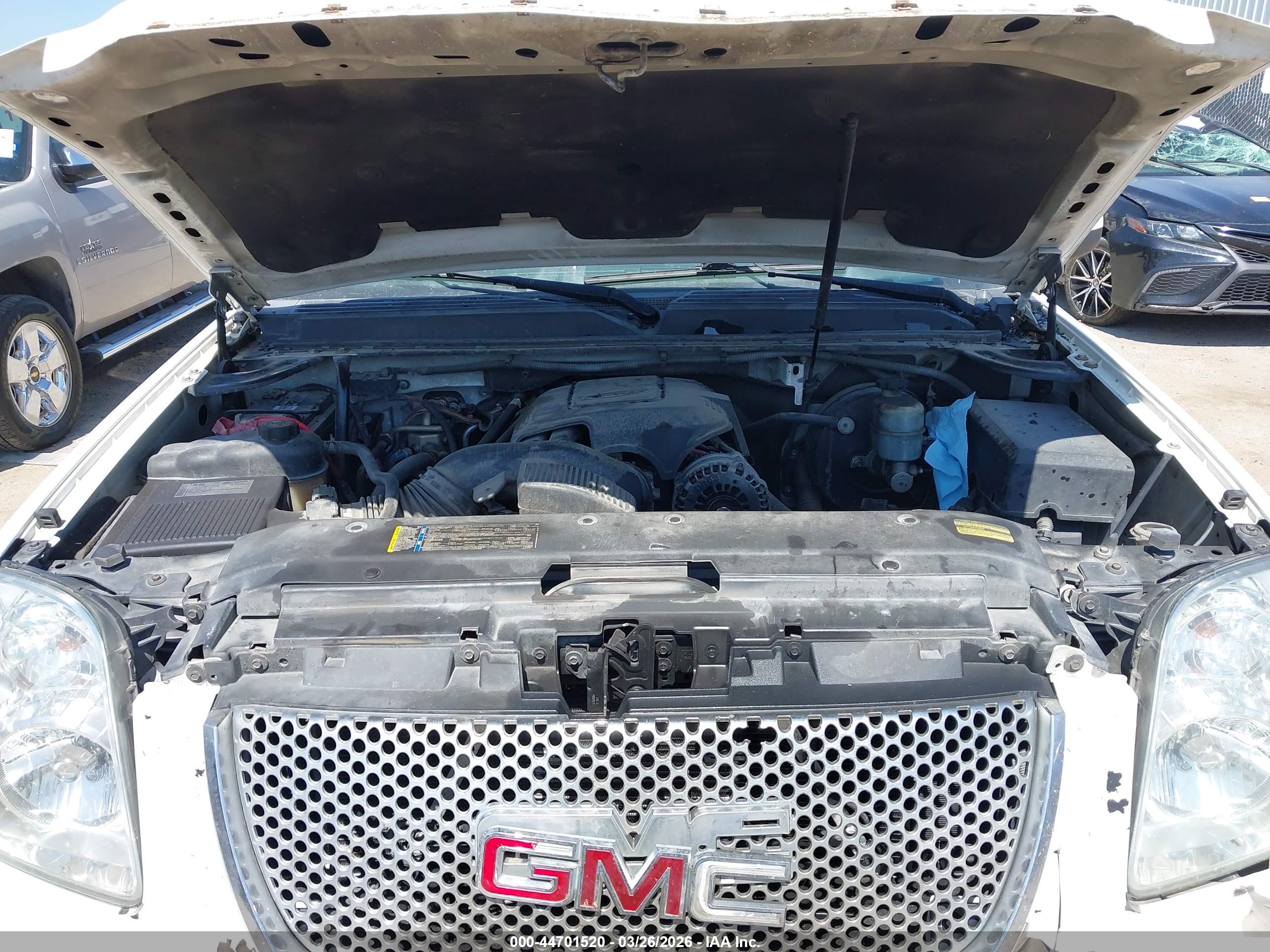 GMC YUKON image 10