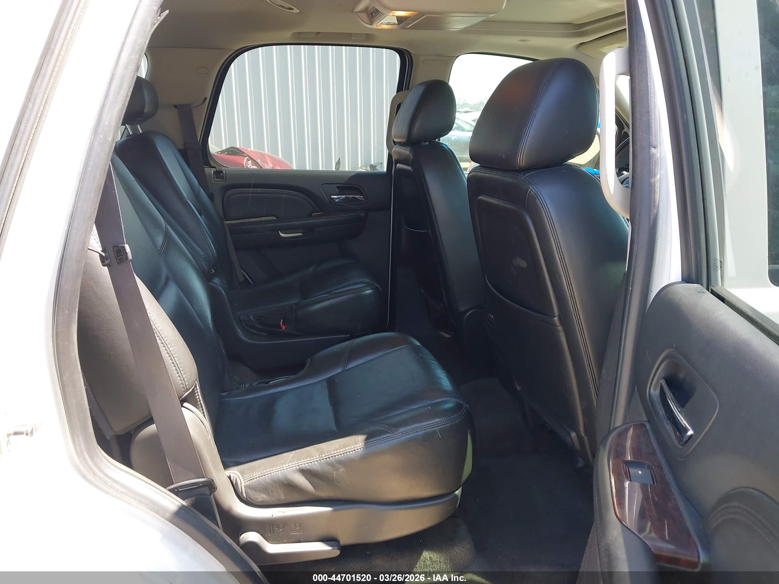 GMC YUKON image 8