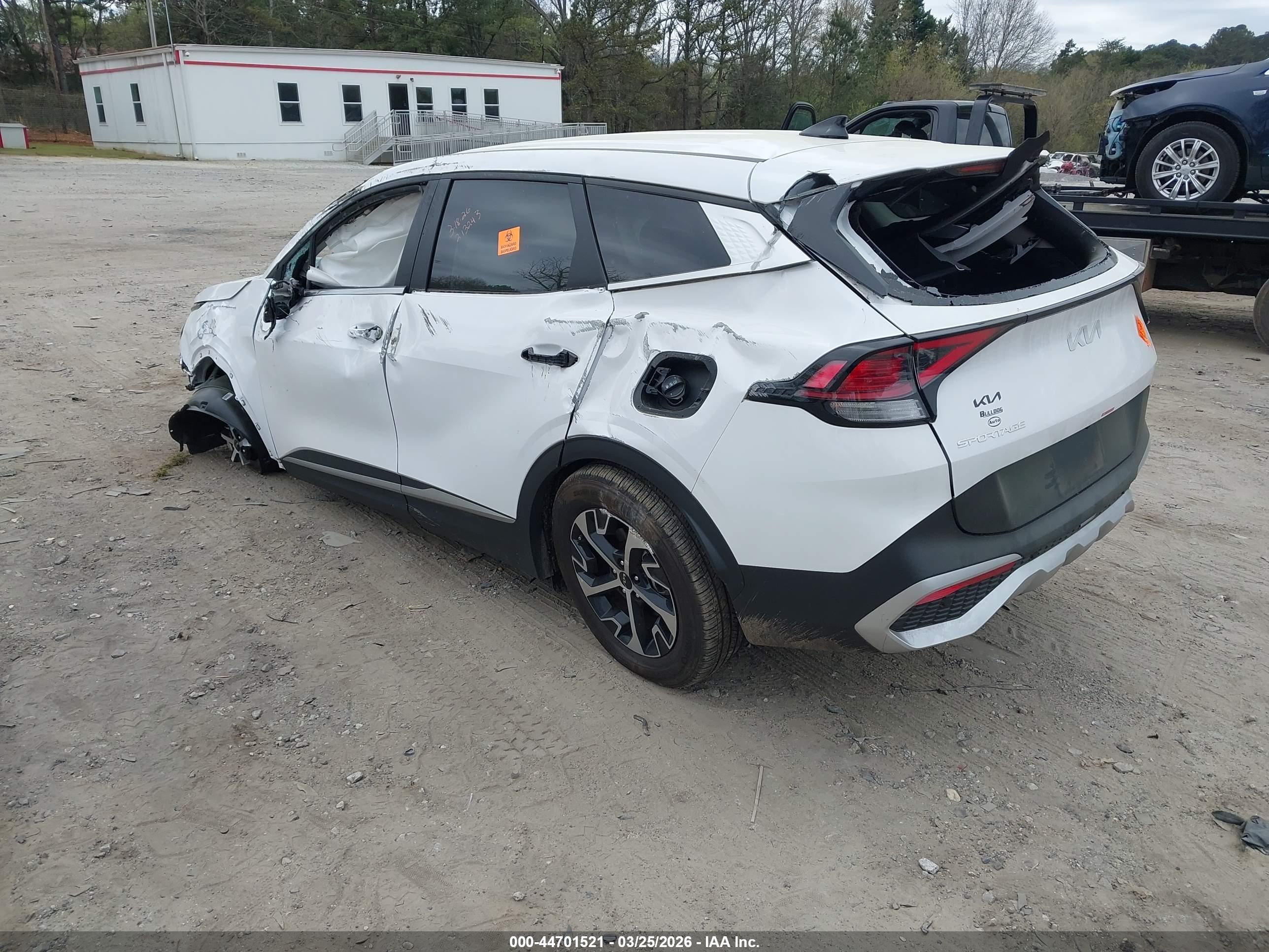 KIA SPORTAGE image 3