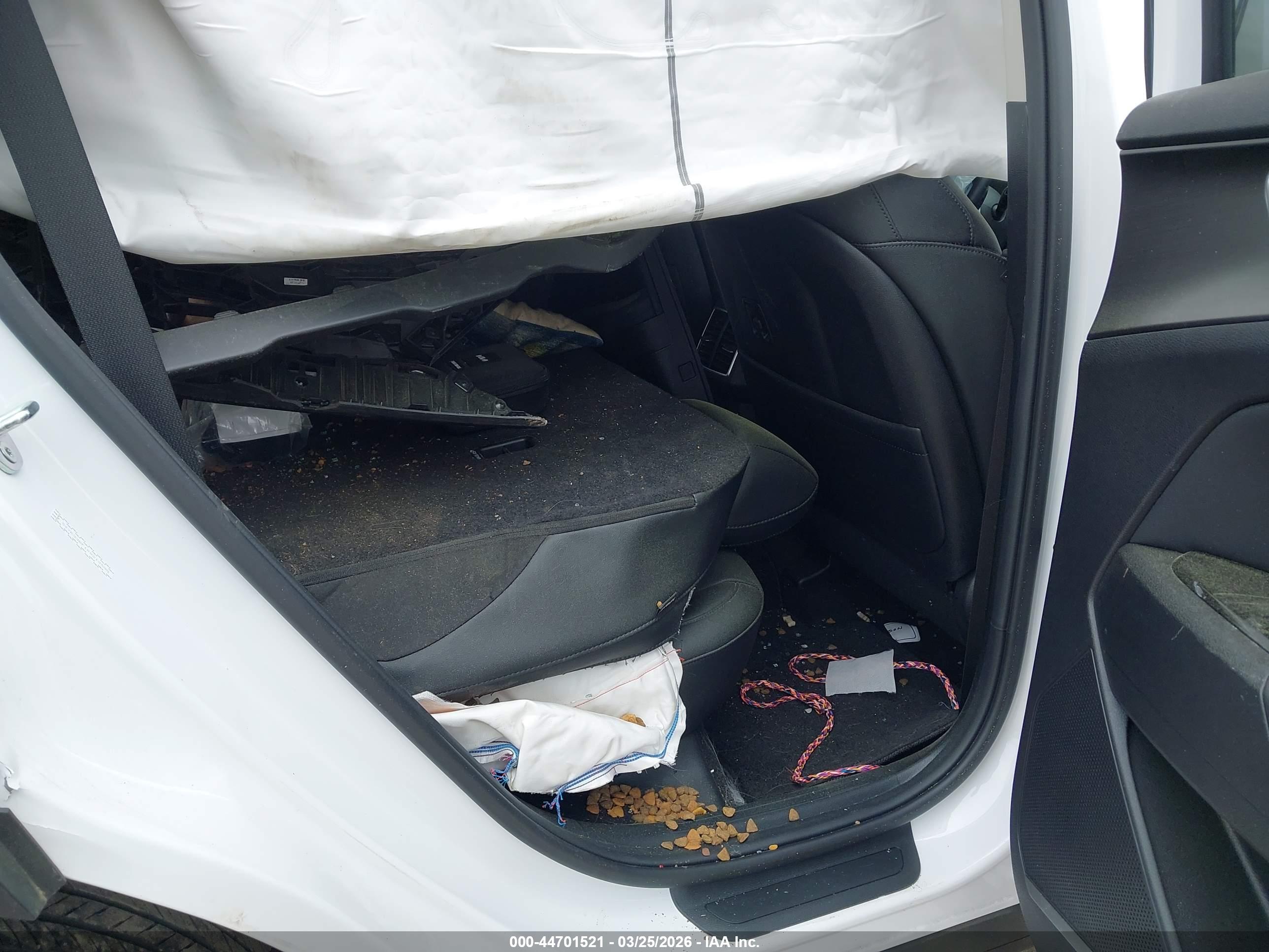 KIA SPORTAGE image 8