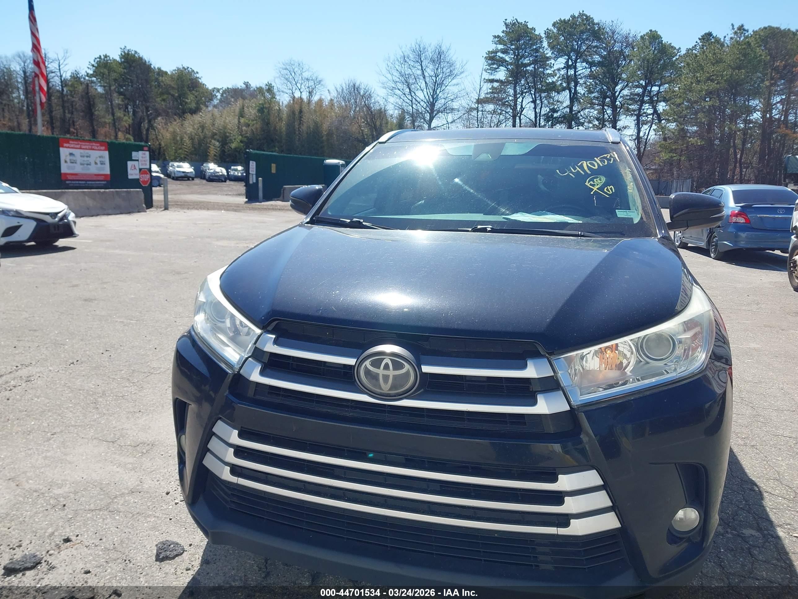 TOYOTA HIGHLANDER image 6