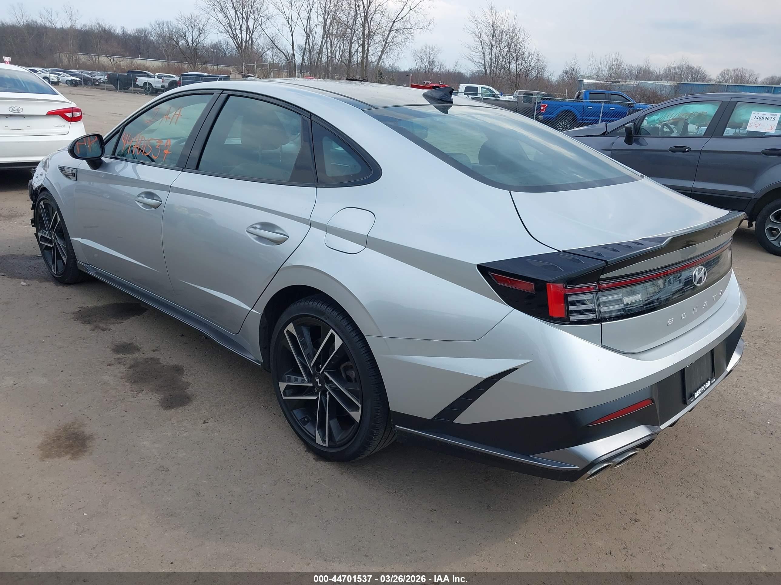 HYUNDAI SONATA image 3