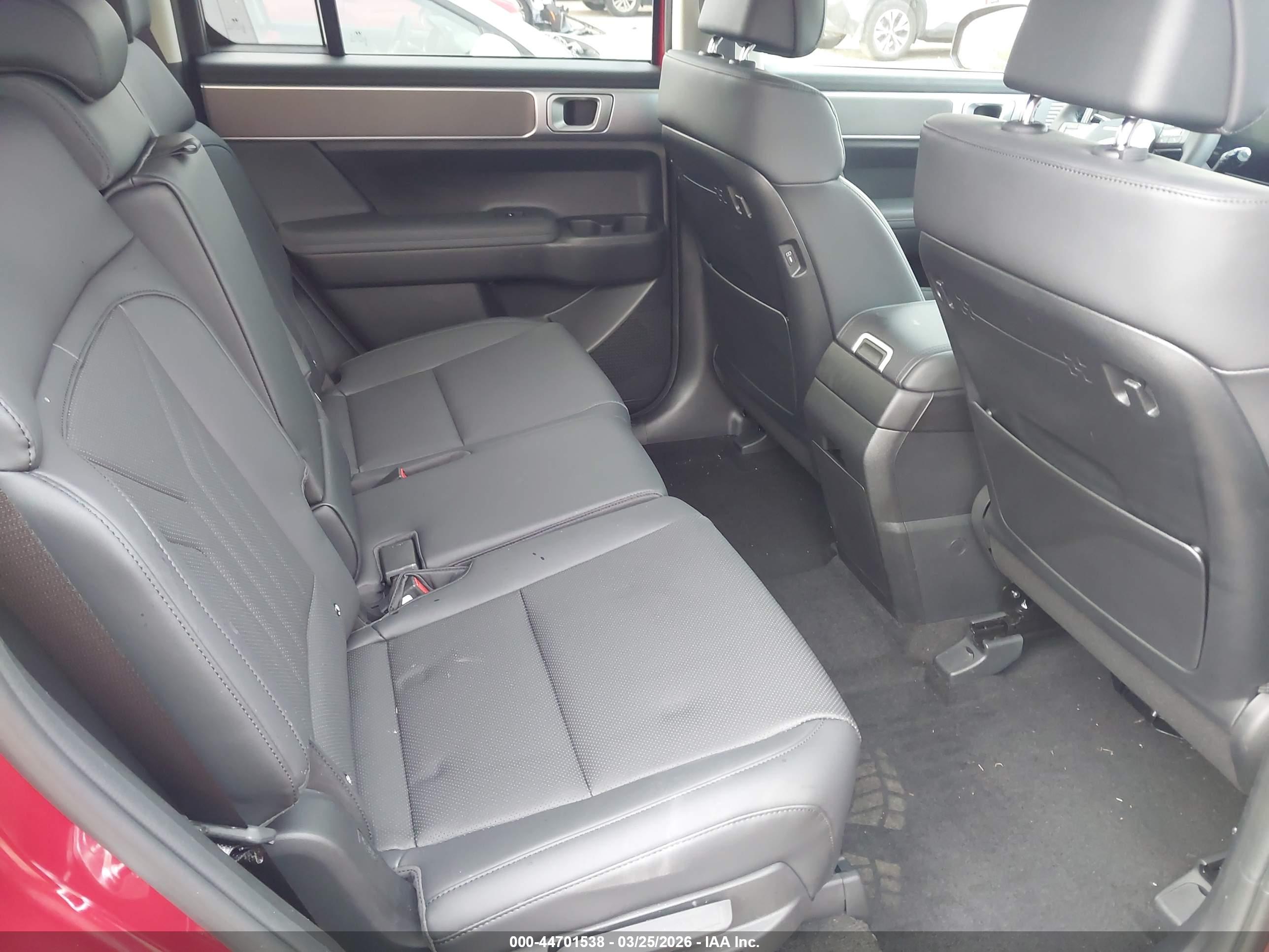 HYUNDAI SANTA image 8