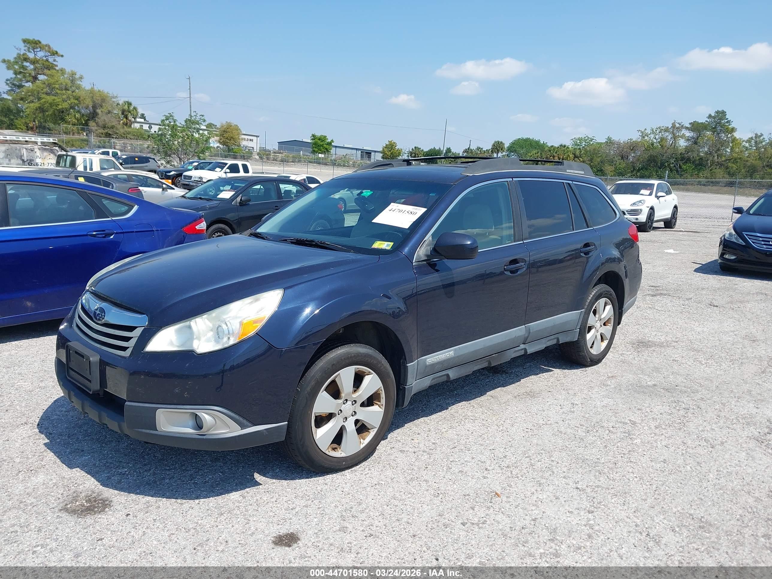SUBARU OUTBACK image 2