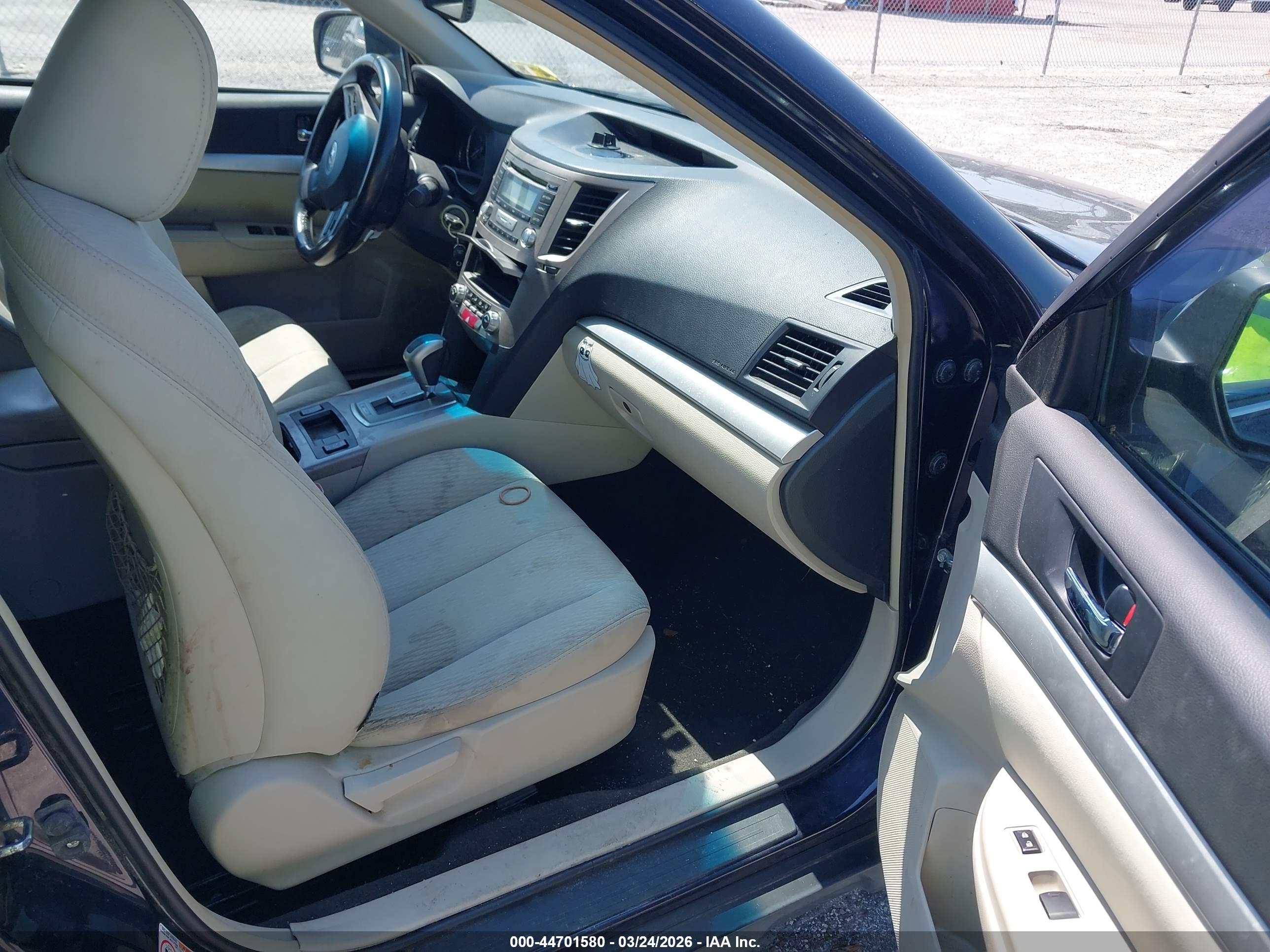 SUBARU OUTBACK image 5