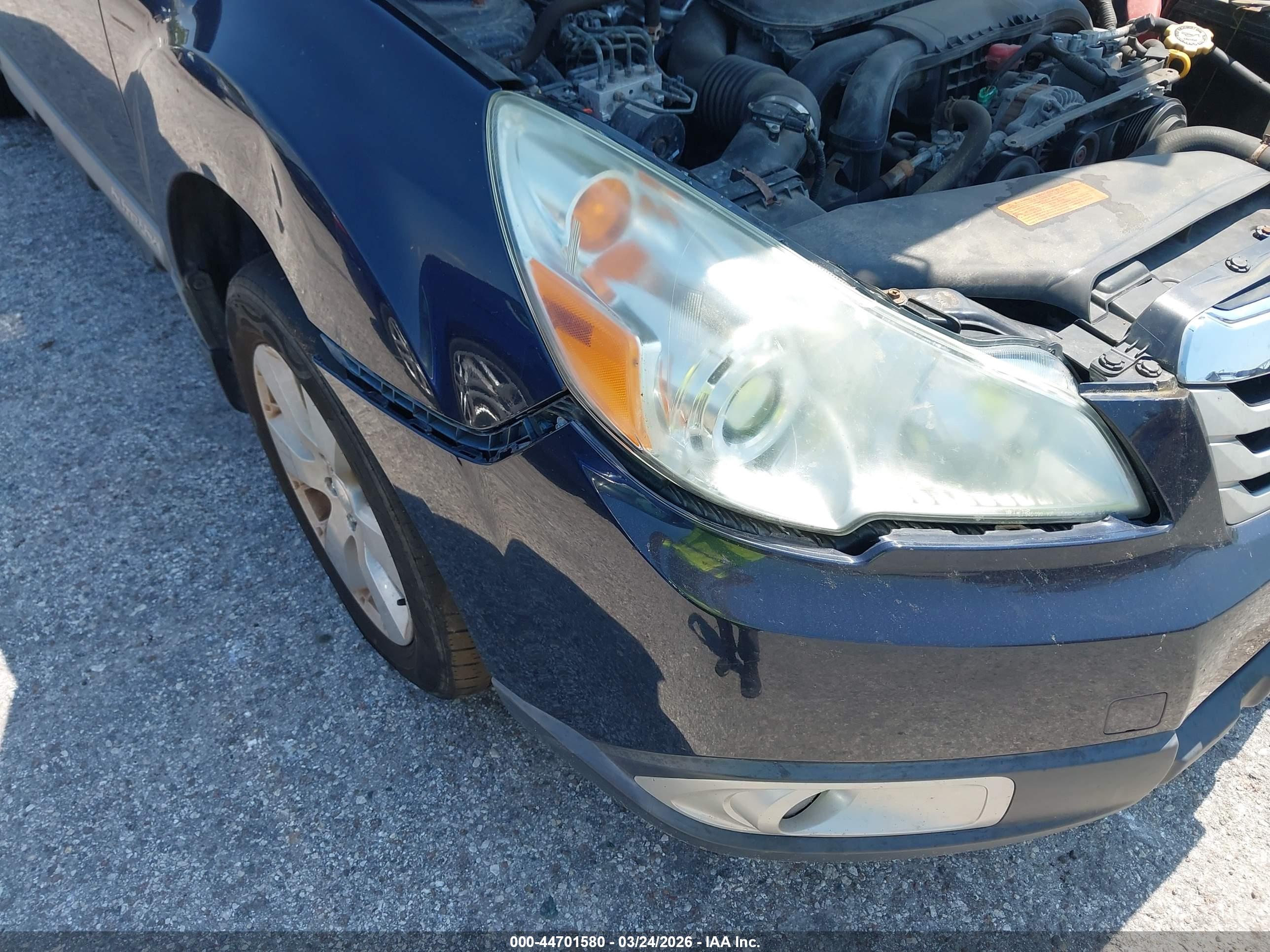 SUBARU OUTBACK image 6
