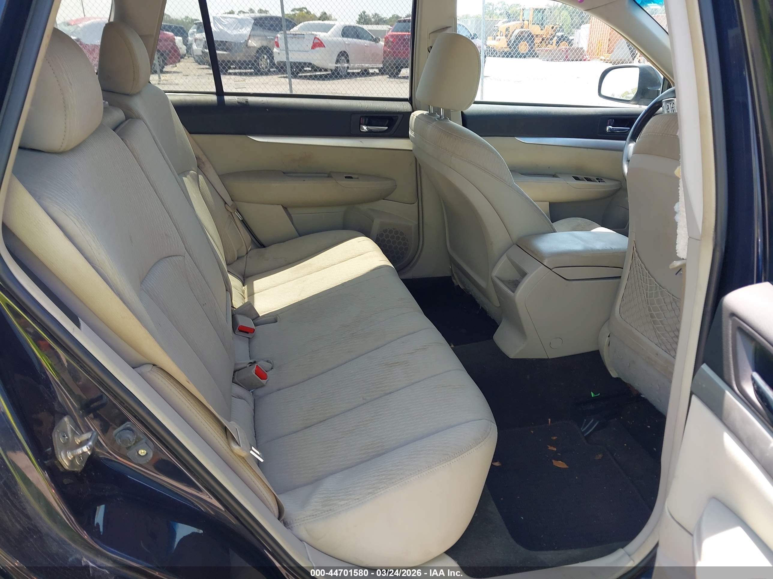 SUBARU OUTBACK image 8