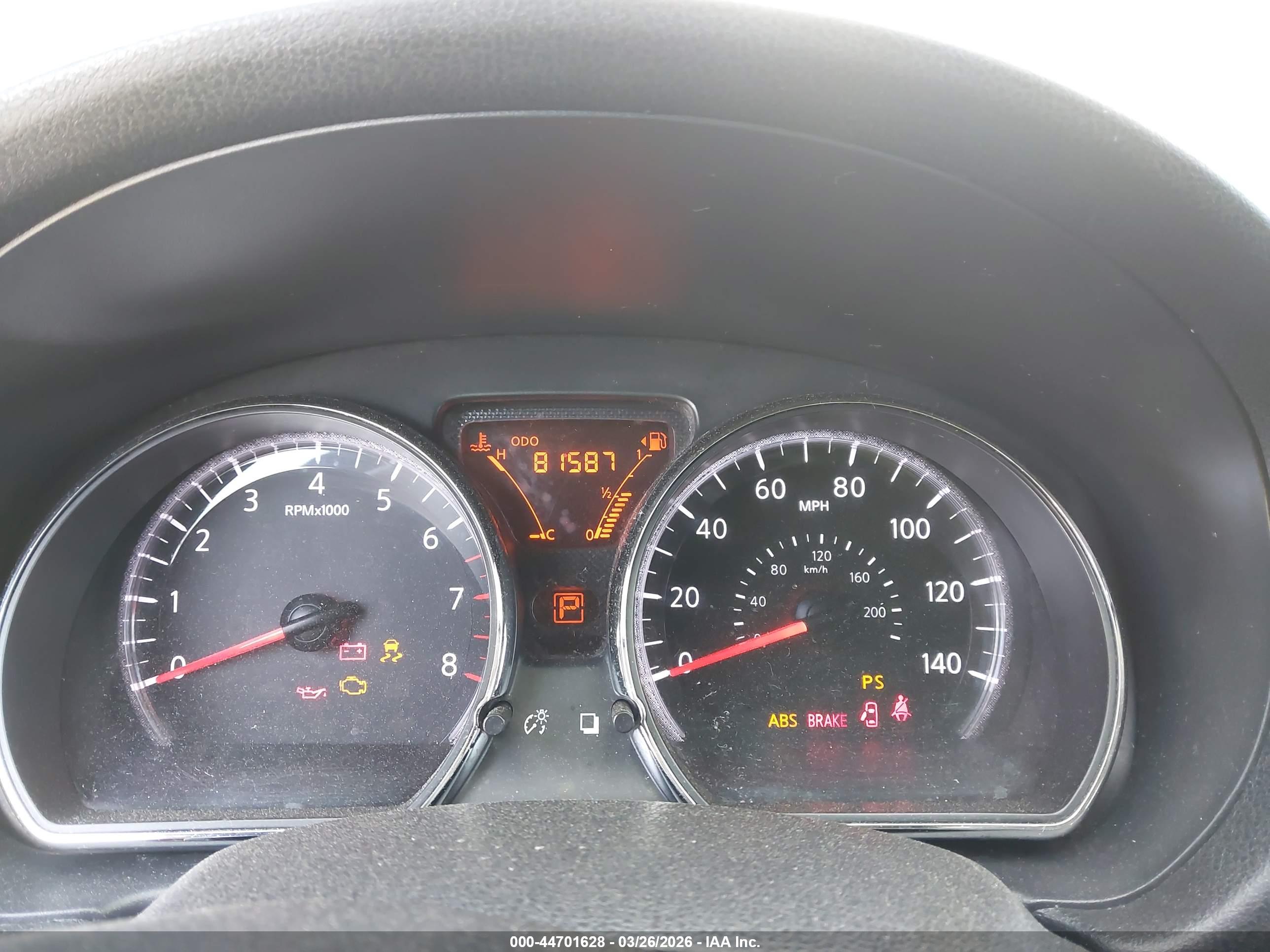 NISSAN VERSA image 7