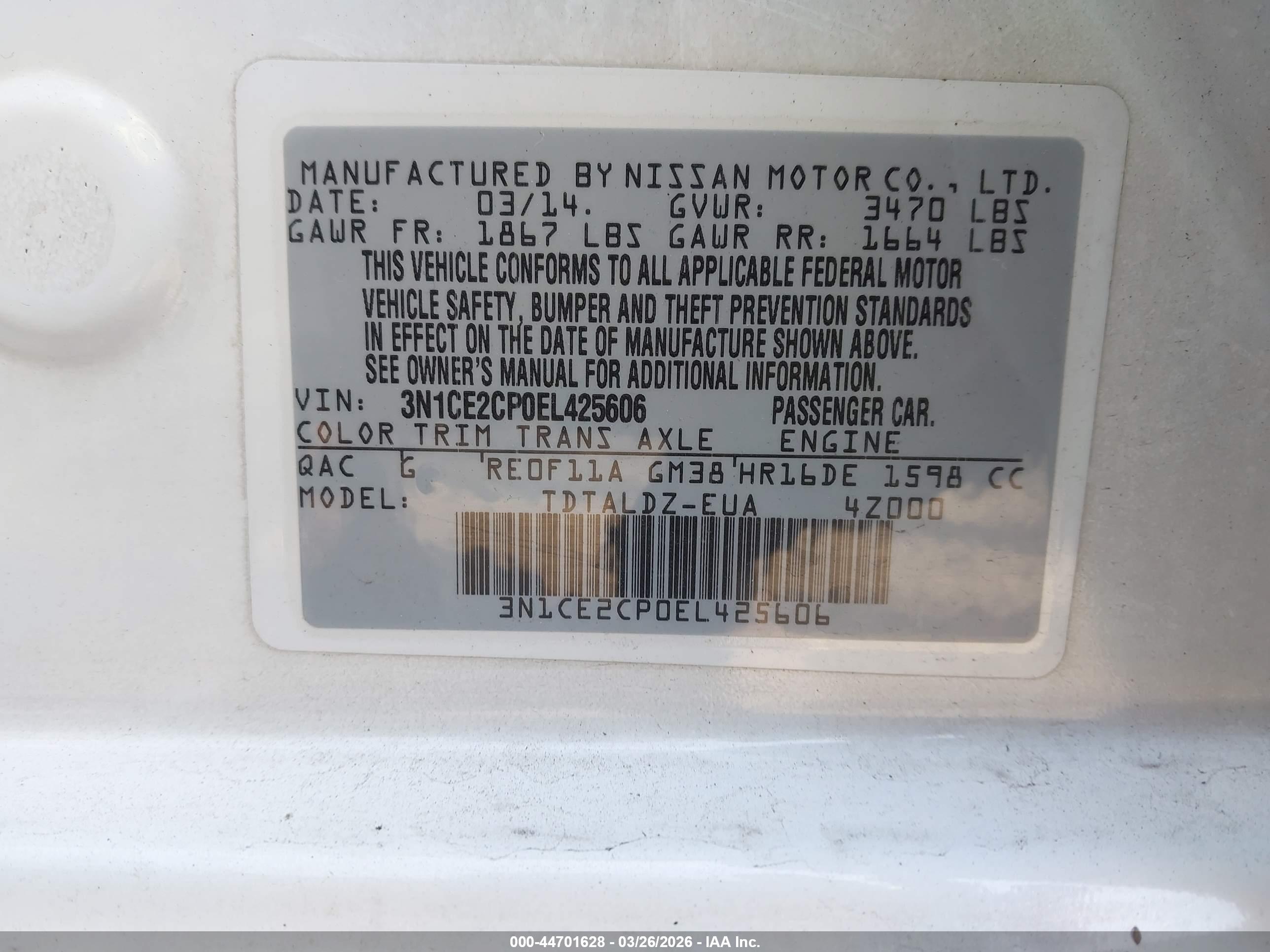 NISSAN VERSA image 9