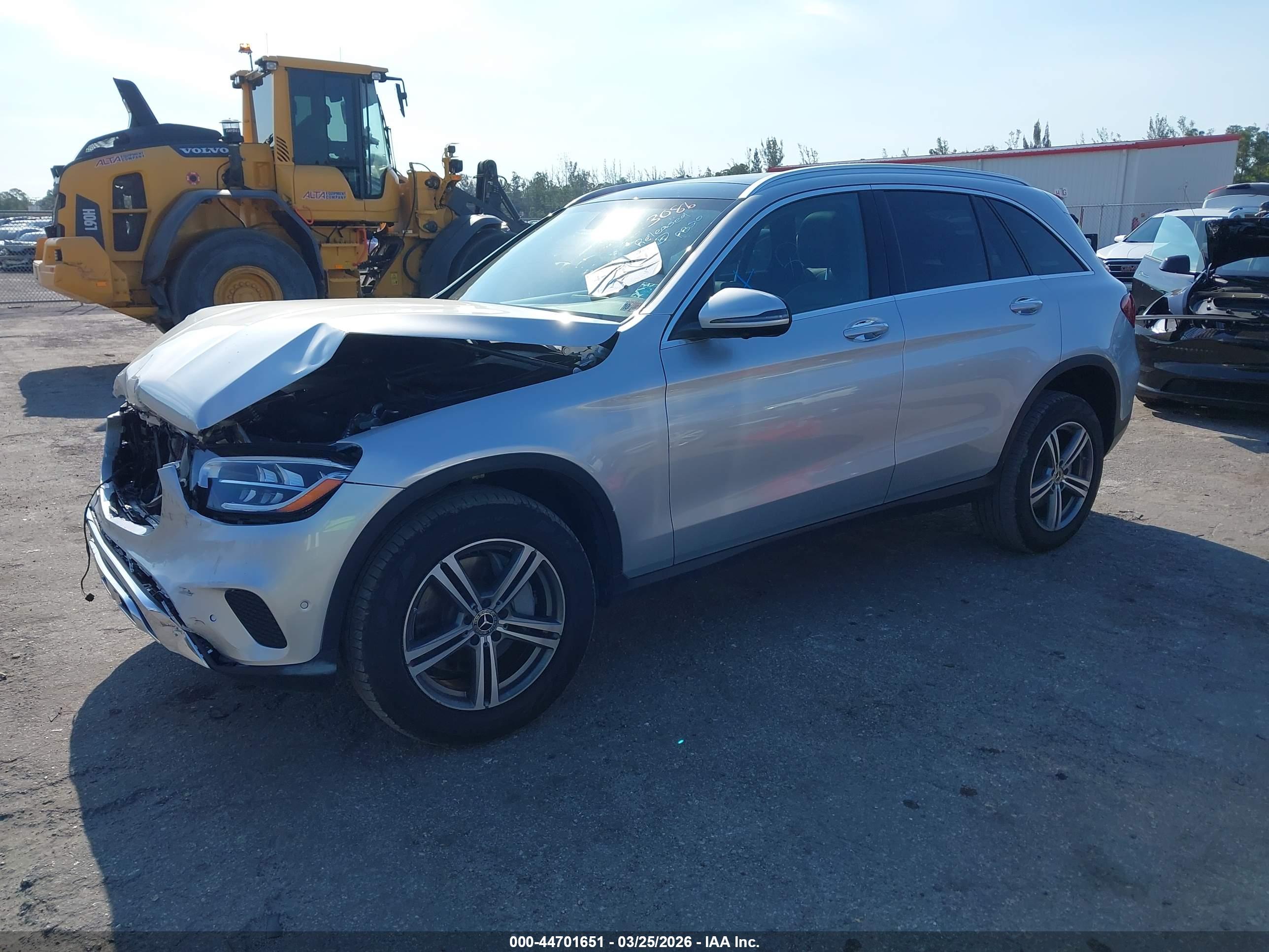 MERCEDES-BENZ GLC image 2